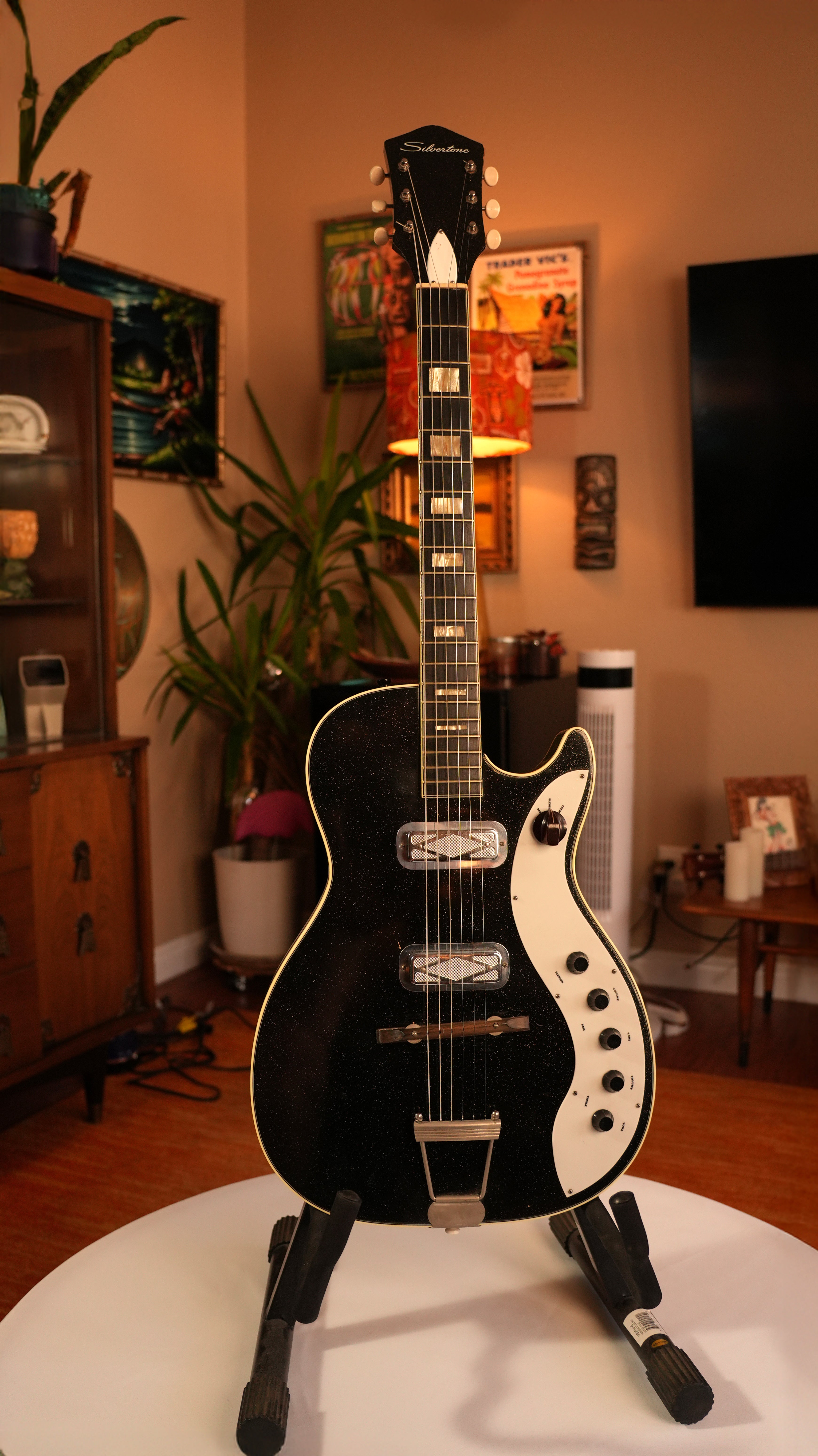 SOLD - 1959 Silvertone Jupiter 1423 - Black