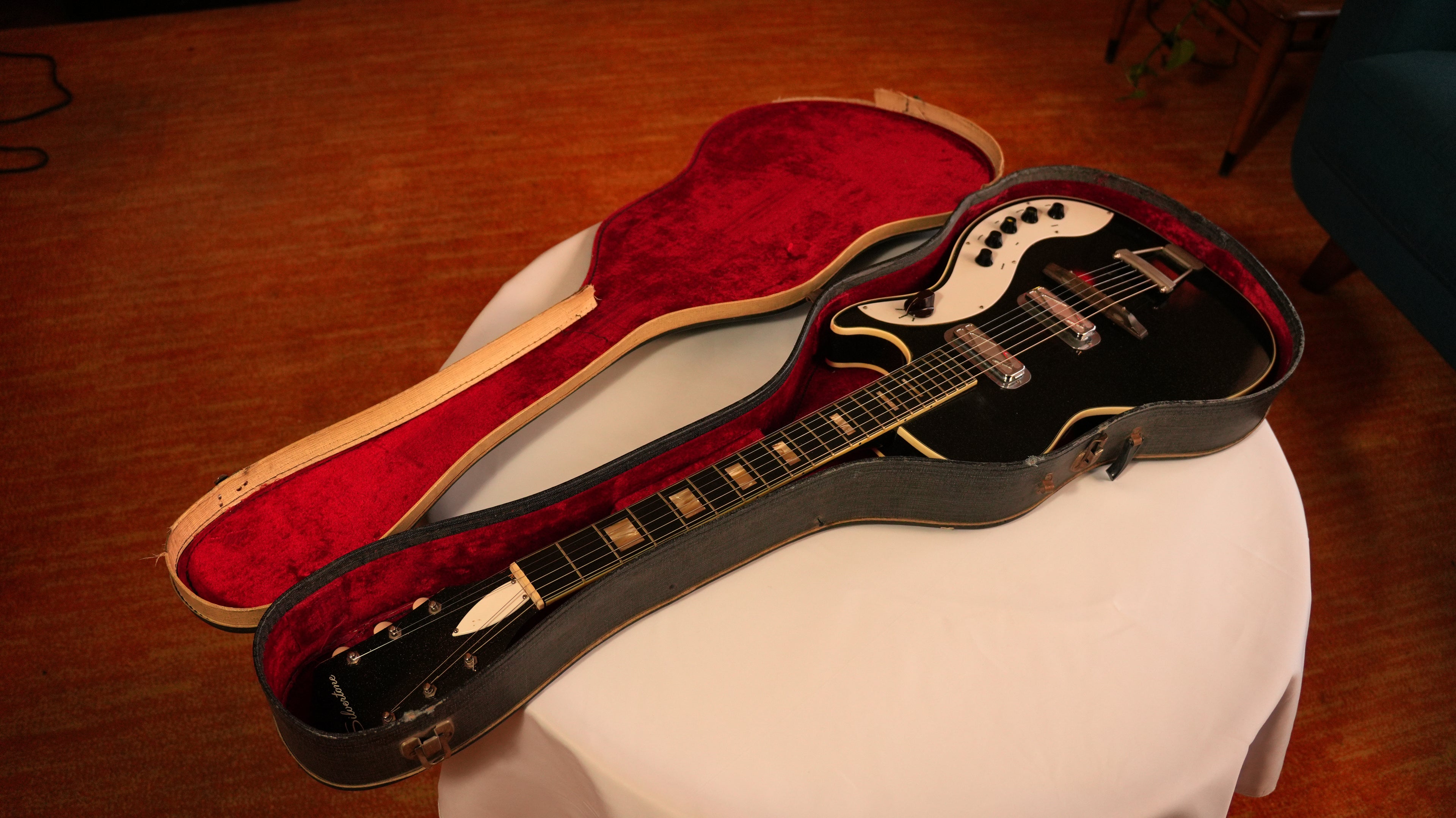 SOLD - 1959 Silvertone Jupiter 1423 - Black
