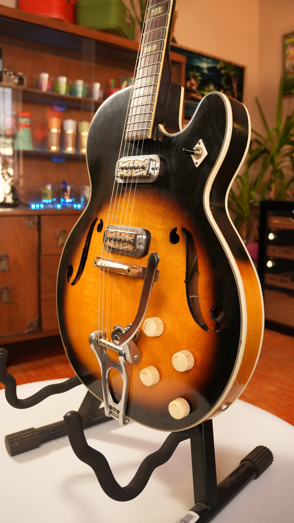 1966 Harmony H70 Meteor with Bigsby - Sunburst