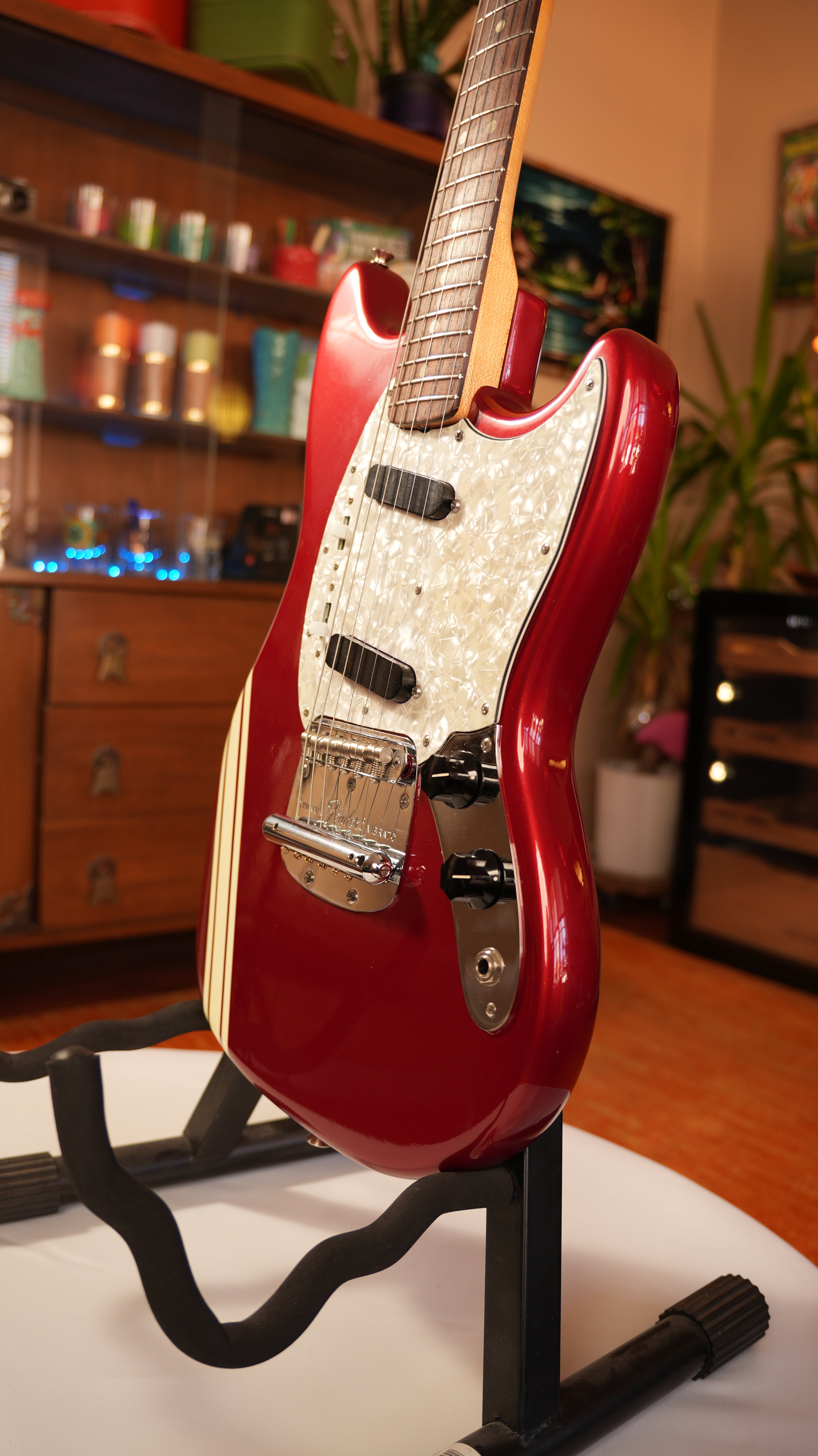1971 Fender Mustang Guitar with Rosewood Fretboard - Competition