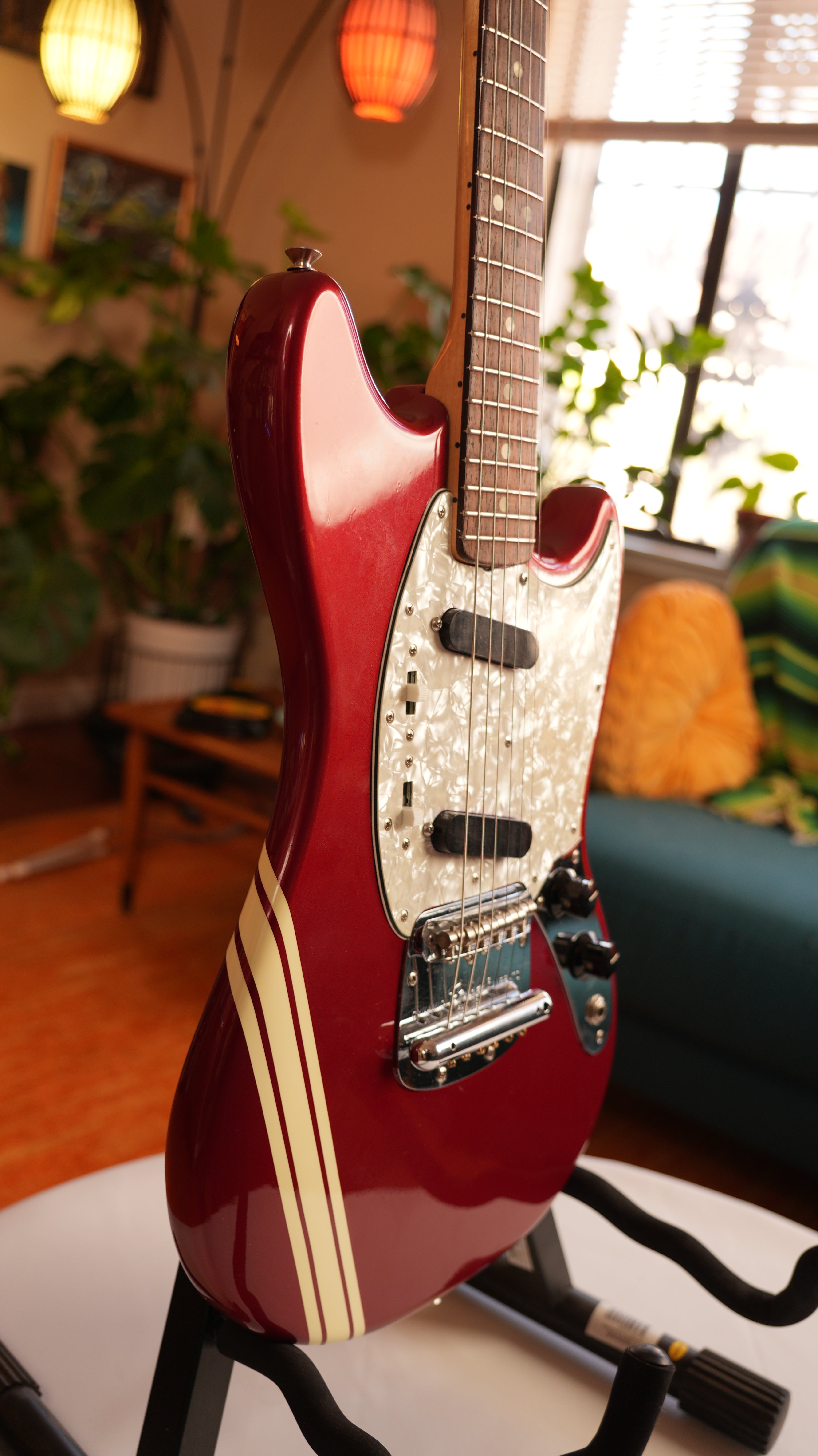 1971 Fender Mustang Guitar with Rosewood Fretboard - Competition Red