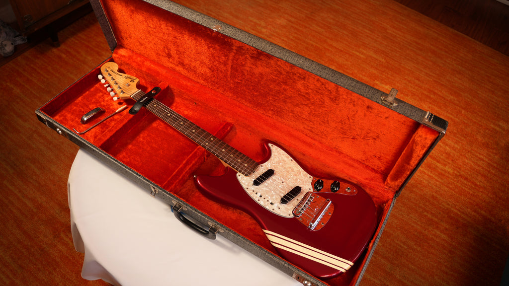 1971 Fender Mustang Guitar with Rosewood Fretboard - Competition Red