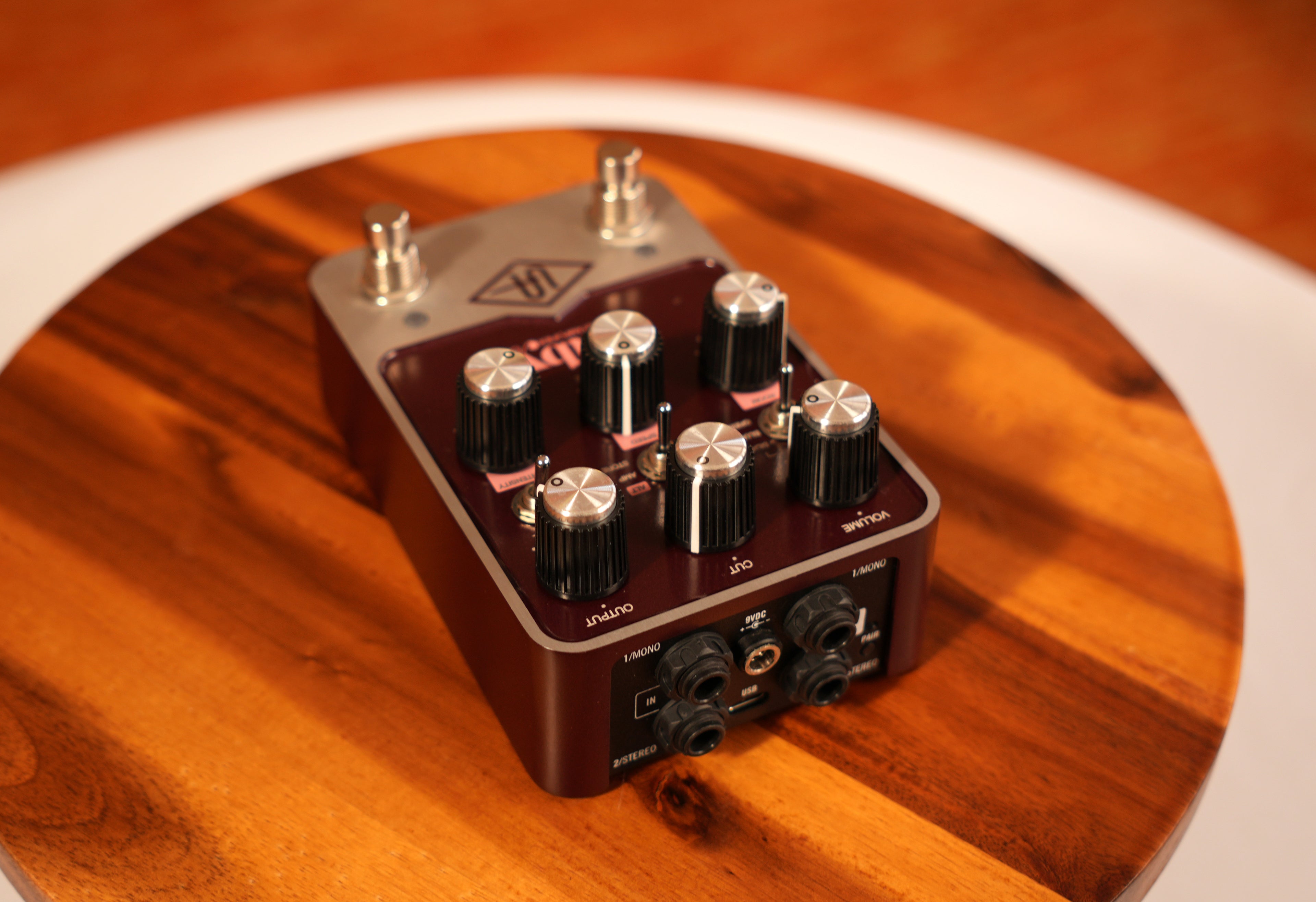 Universal Audio Ruby ’63 Top Boost Amplifier Pedal