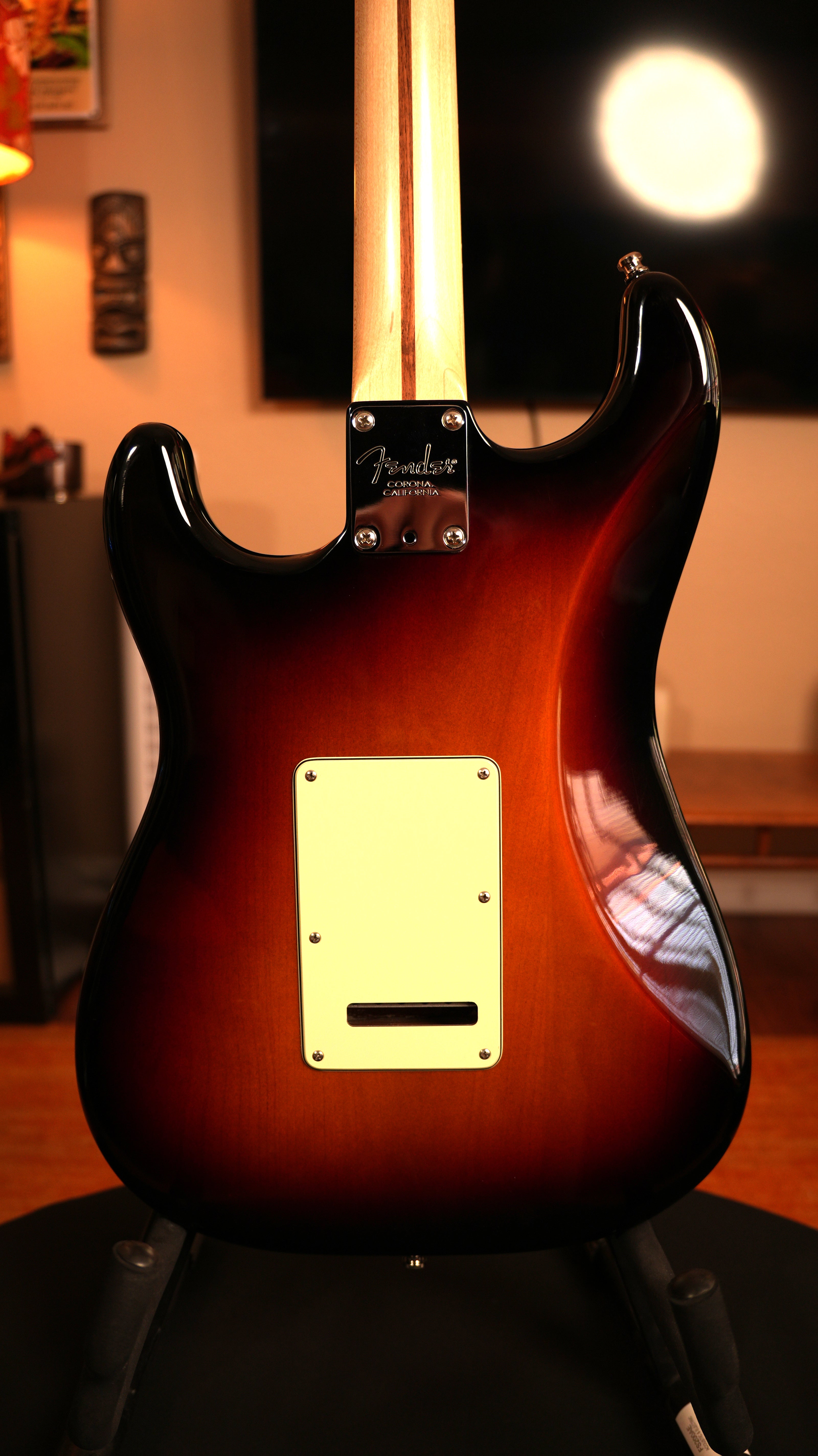 2018 Fender American Professional Stratocaster HSS Shawbucker – 3-Tone Sunburst w/ Hardshell Case