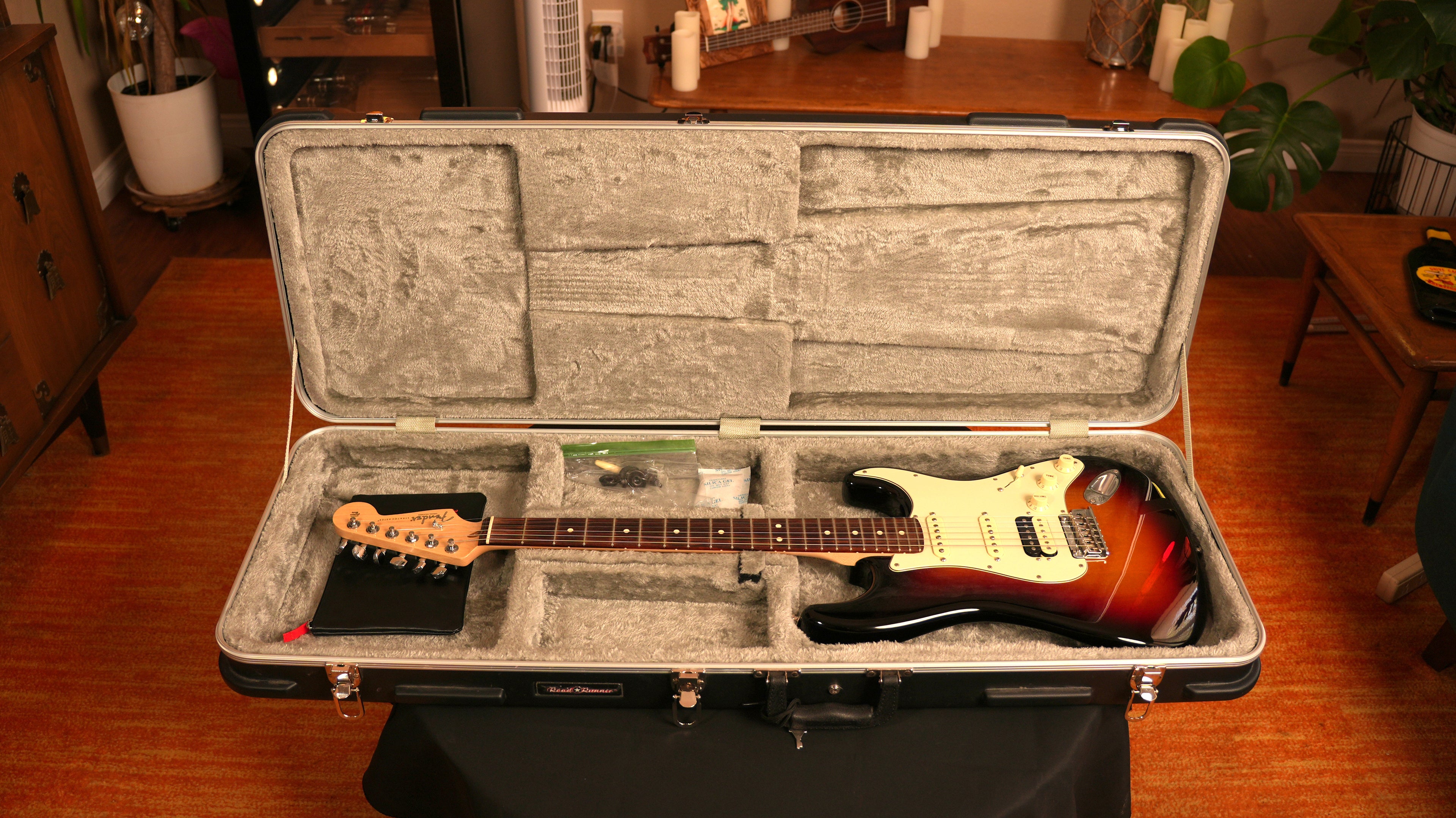 2018 Fender American Professional Stratocaster HSS Shawbucker – 3-Tone Sunburst w/ Hardshell Case