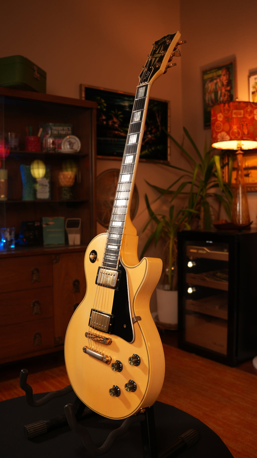 1985 Gibson Les Paul Custom – Aged Pearl White (9.0 lbs) w/ Pro Refret & '80s Chainsaw Case