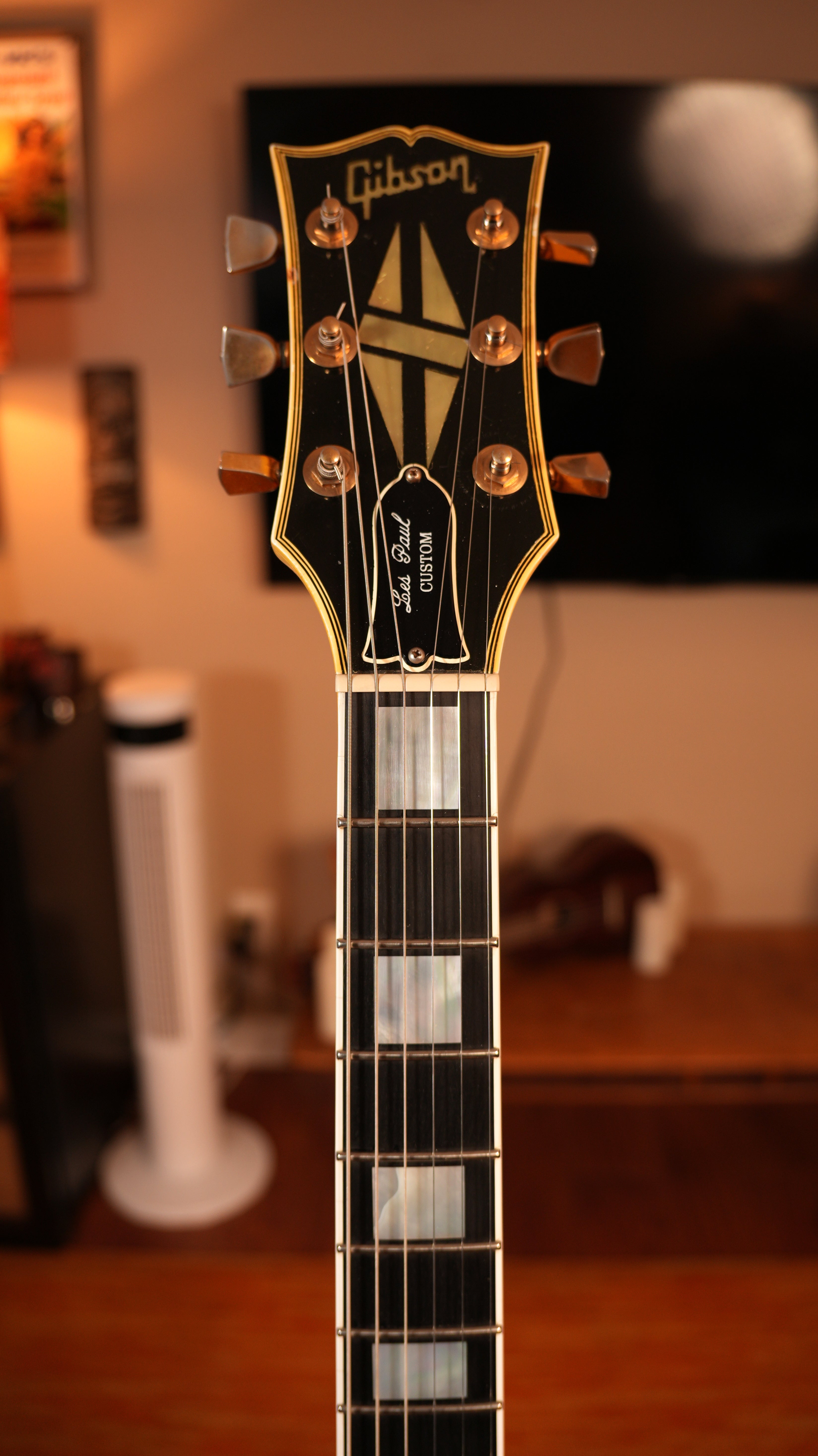 1985 Gibson Les Paul Custom – Aged Pearl White (9.0 lbs) w/ Pro Refret & '80s Chainsaw Case