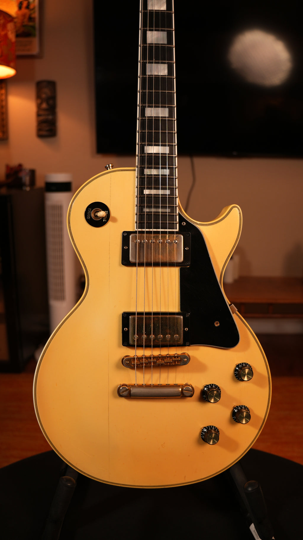1985 Gibson Les Paul Custom – Aged Pearl White (9.0 lbs) w/ Pro Refret & '80s Chainsaw Case