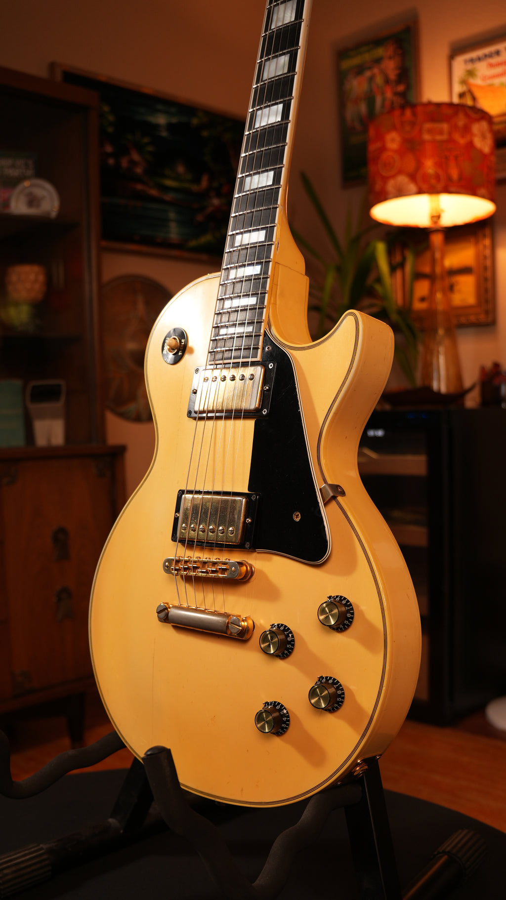 1985 Gibson Les Paul Custom – Aged Pearl White (9.0 lbs) w/ Pro Refret & '80s Chainsaw Case