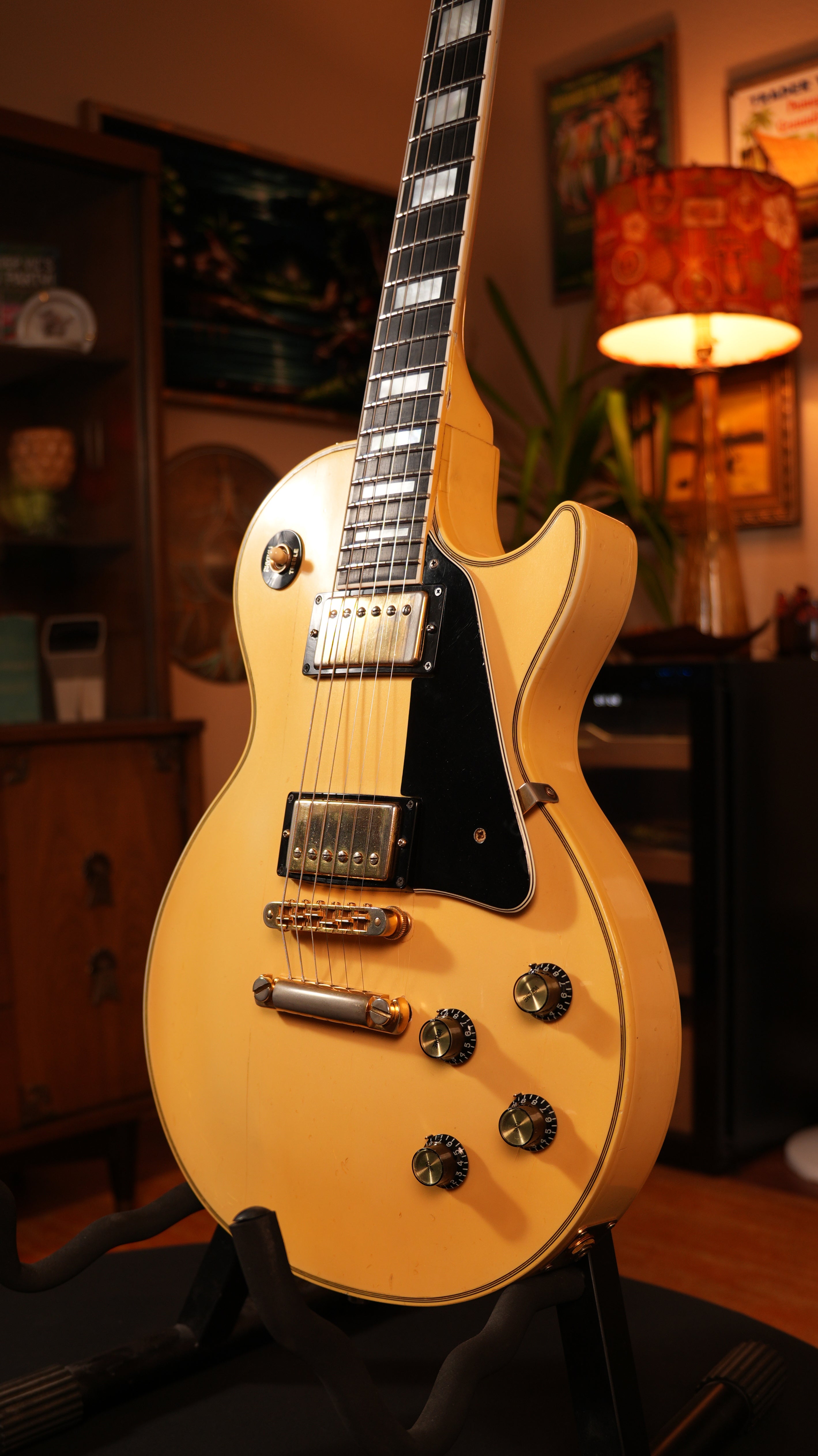1985 Gibson Les Paul Custom – Aged Pearl White (9.0 lbs) w/ Pro Refret & '80s Chainsaw Case