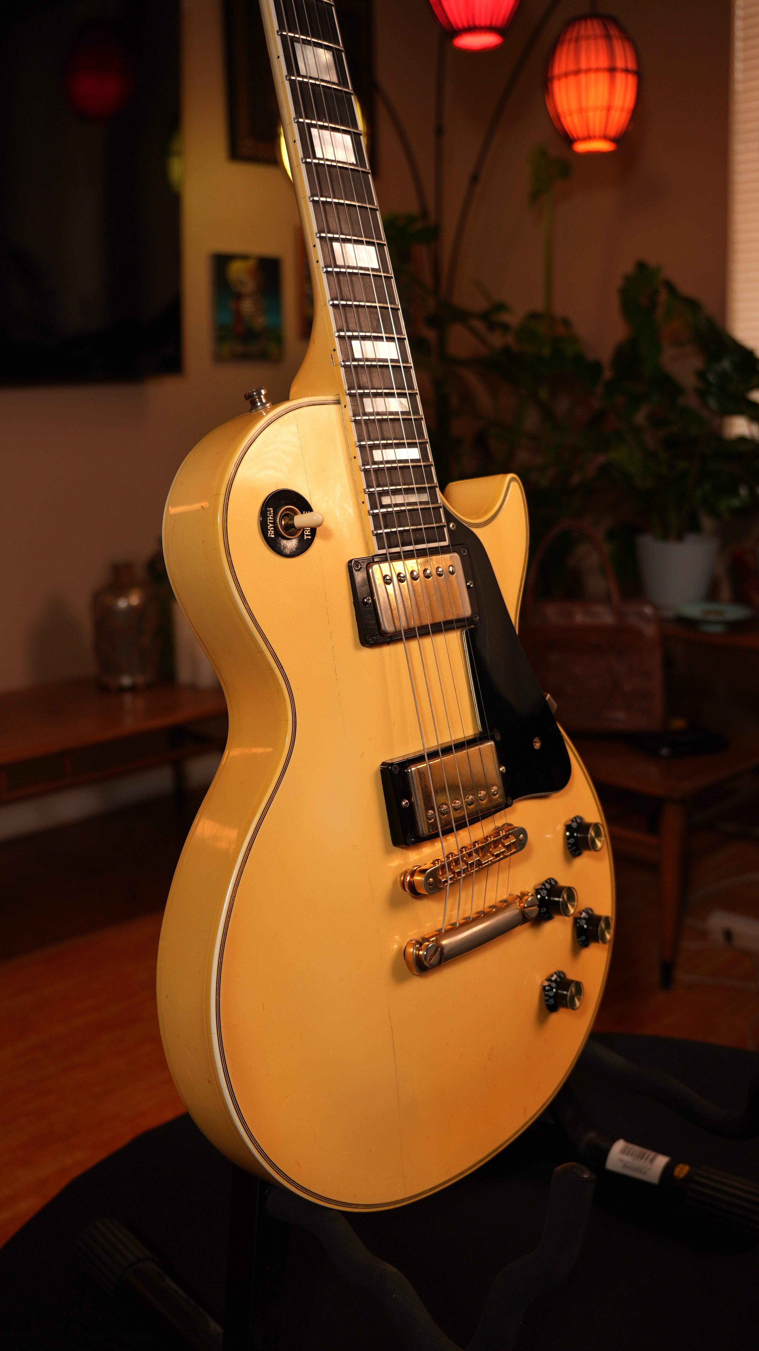 1985 Gibson Les Paul Custom – Aged Pearl White (9.0 lbs) w/ Pro Refret & '80s Chainsaw Case