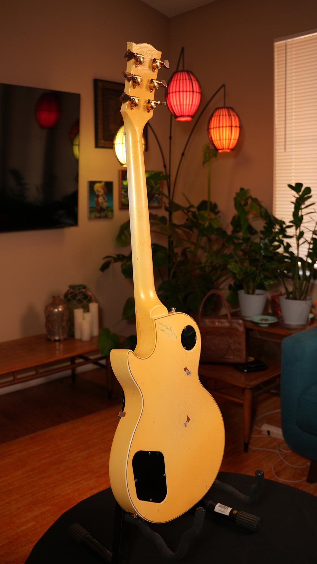 1985 Gibson Les Paul Custom – Aged Pearl White (9.0 lbs) w/ Pro Refret & '80s Chainsaw Case