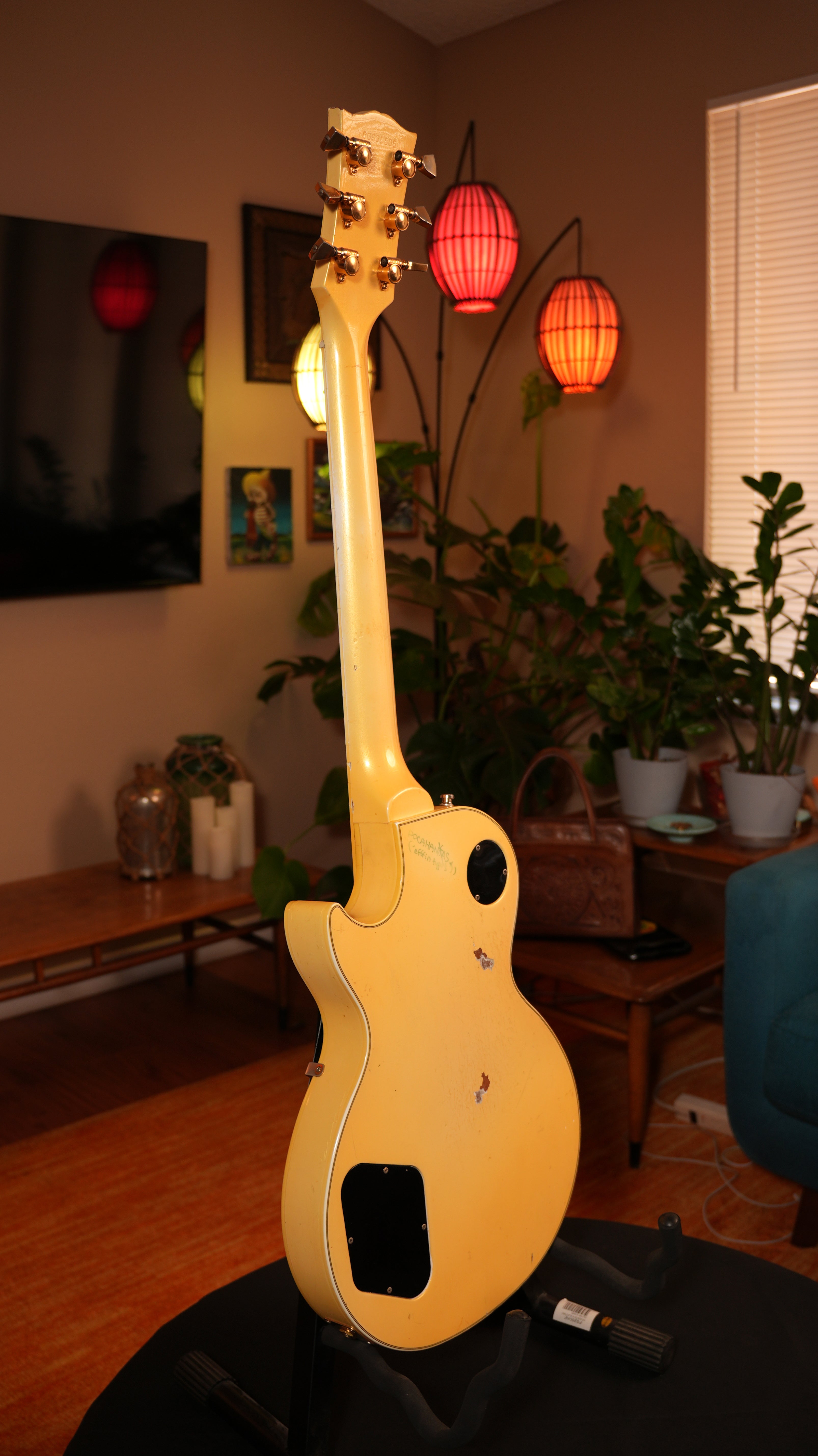 1985 Gibson Les Paul Custom – Aged Pearl White (9.0 lbs) w/ Pro Refret & '80s Chainsaw Case