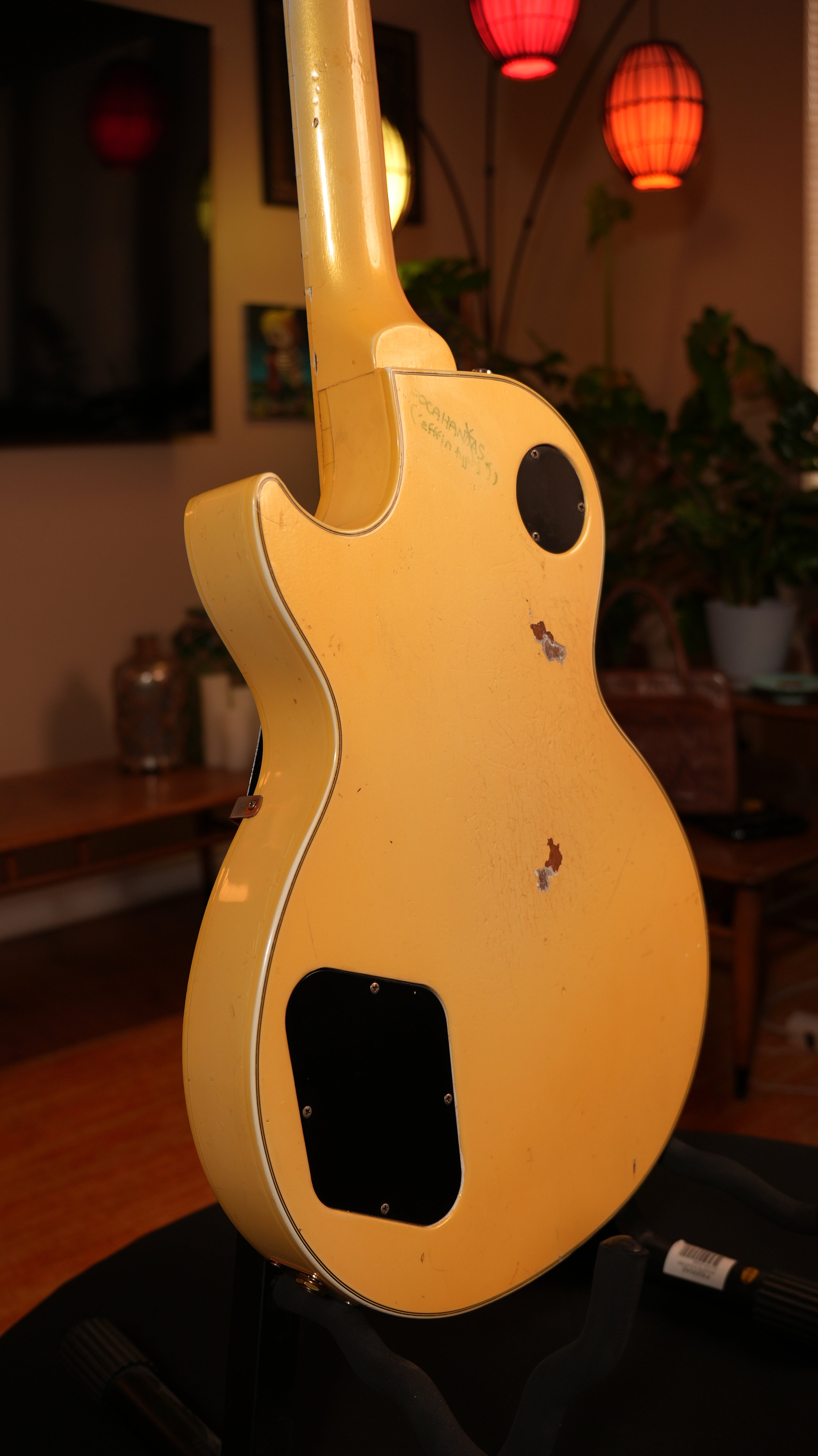 1985 Gibson Les Paul Custom – Aged Pearl White (9.0 lbs) w/ Pro Refret & '80s Chainsaw Case