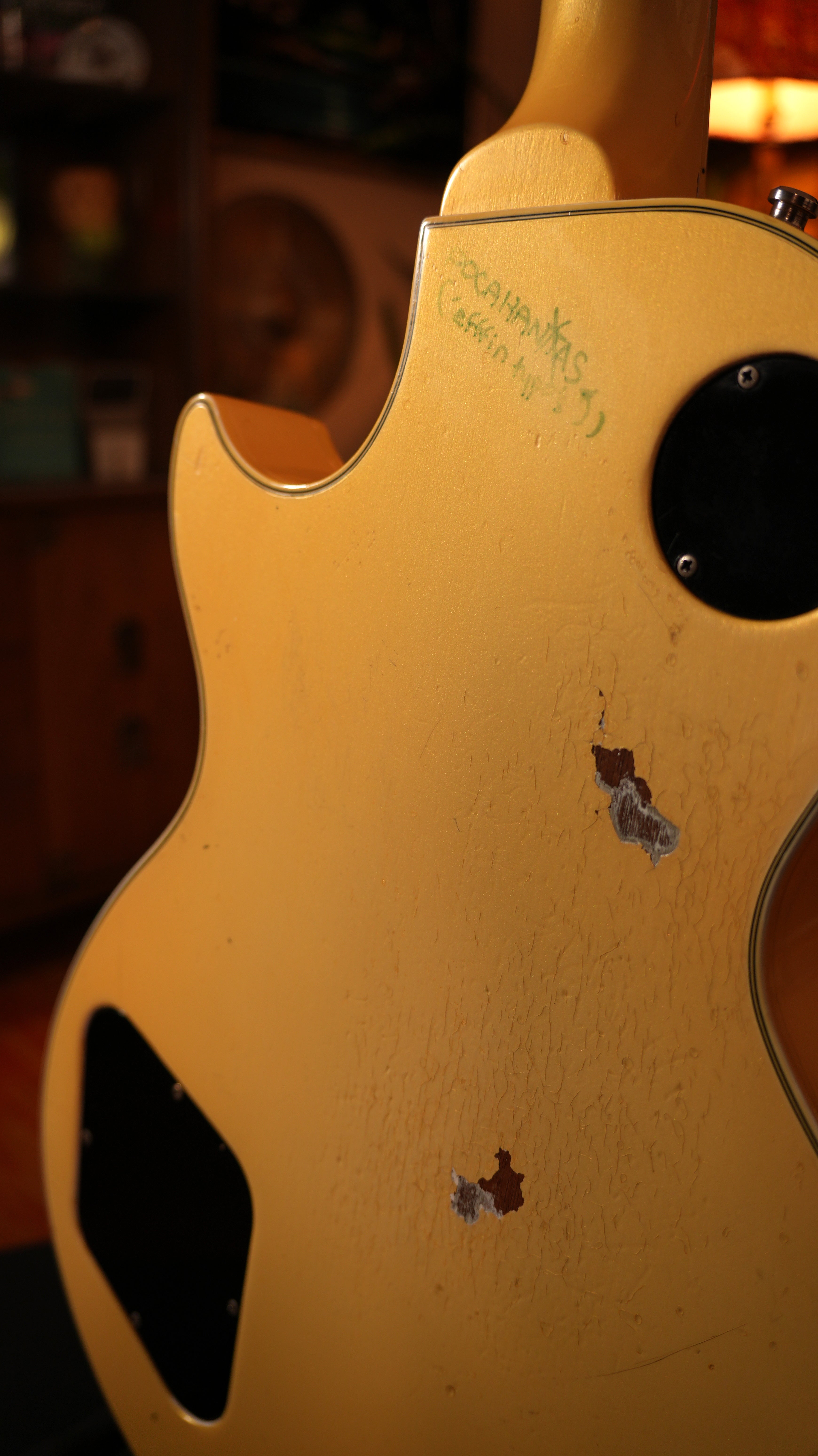 1985 Gibson Les Paul Custom – Aged Pearl White (9.0 lbs) w/ Pro Refret & '80s Chainsaw Case