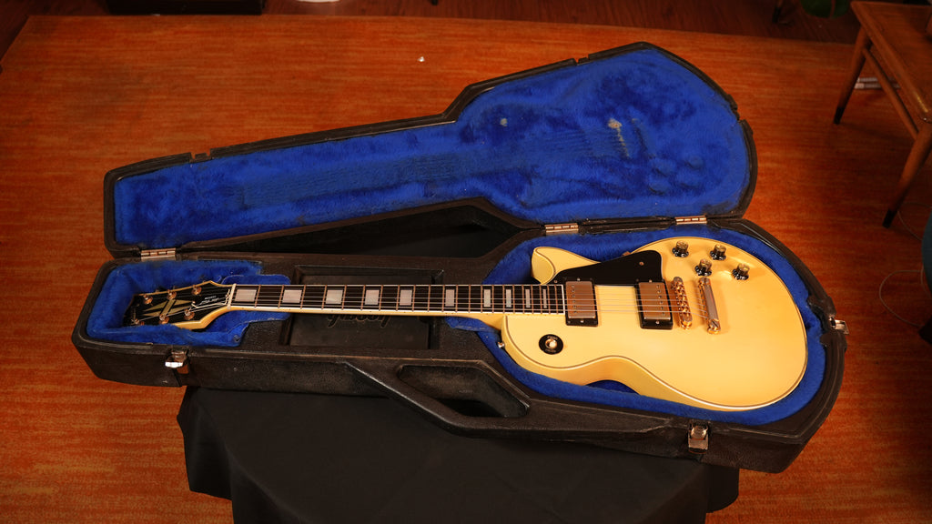 1985 Gibson Les Paul Custom – Aged Pearl White (9.0 lbs) w/ Pro Refret & '80s Chainsaw Case