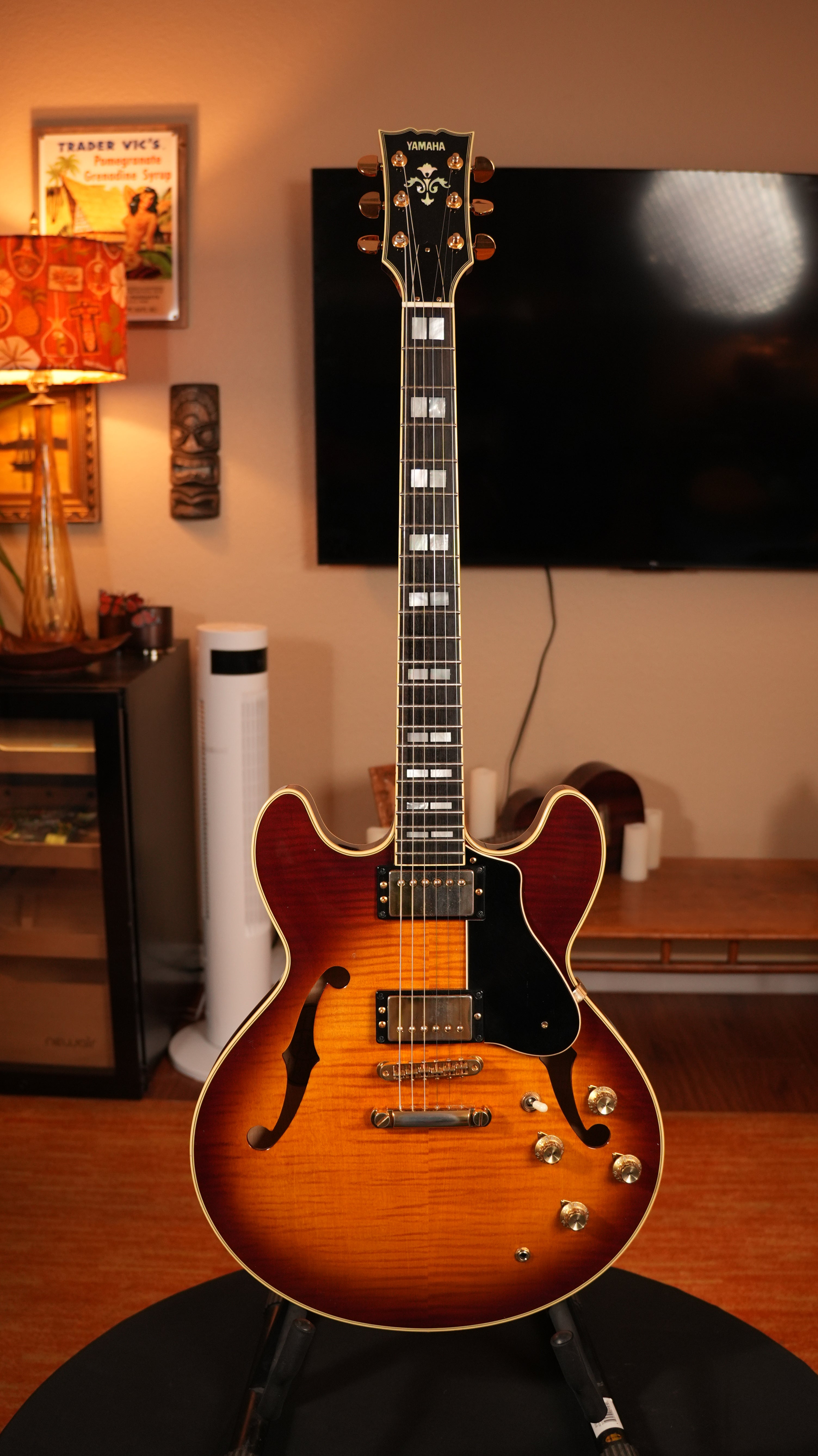2014 Yamaha SA2200 Semi-Hollow MIJ – Brown Sunburst Flamed Maple w/ Gator Hardshell Case