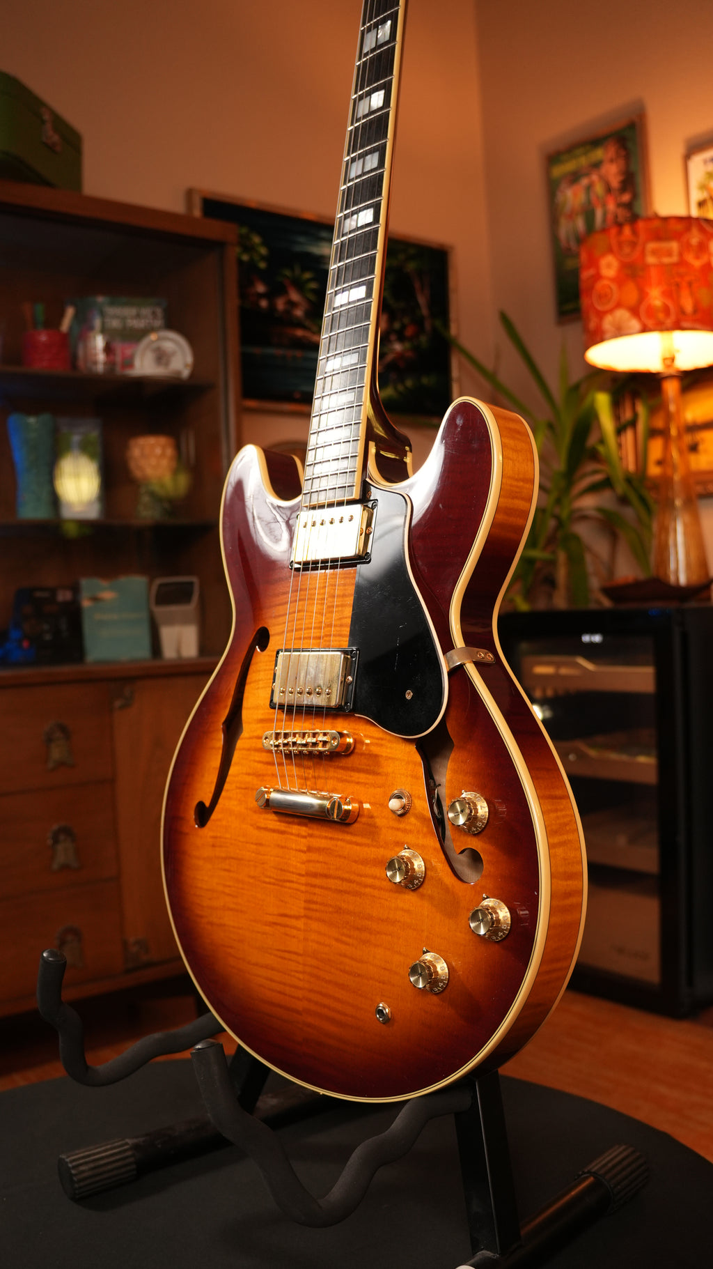 2014 Yamaha SA2200 Semi-Hollow MIJ – Brown Sunburst Flamed Maple w/ Gator Hardshell Case
