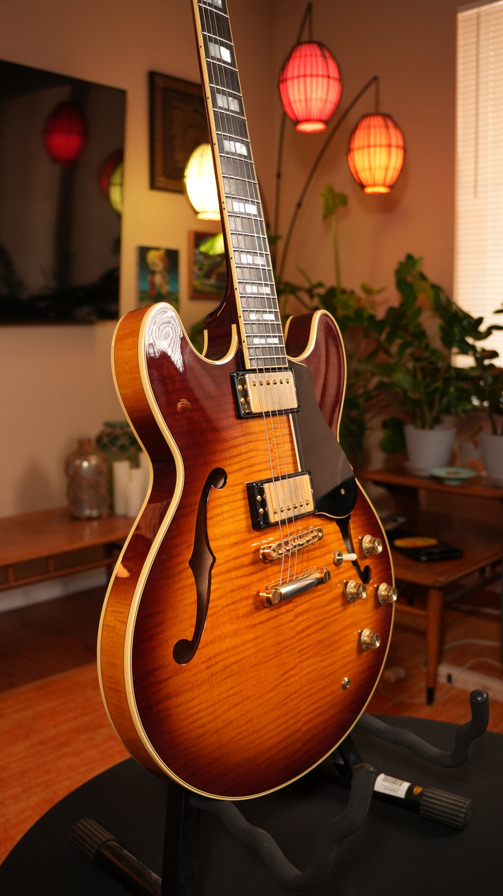 2014 Yamaha SA2200 Semi-Hollow MIJ – Brown Sunburst Flamed Maple w/ Gator Hardshell Case