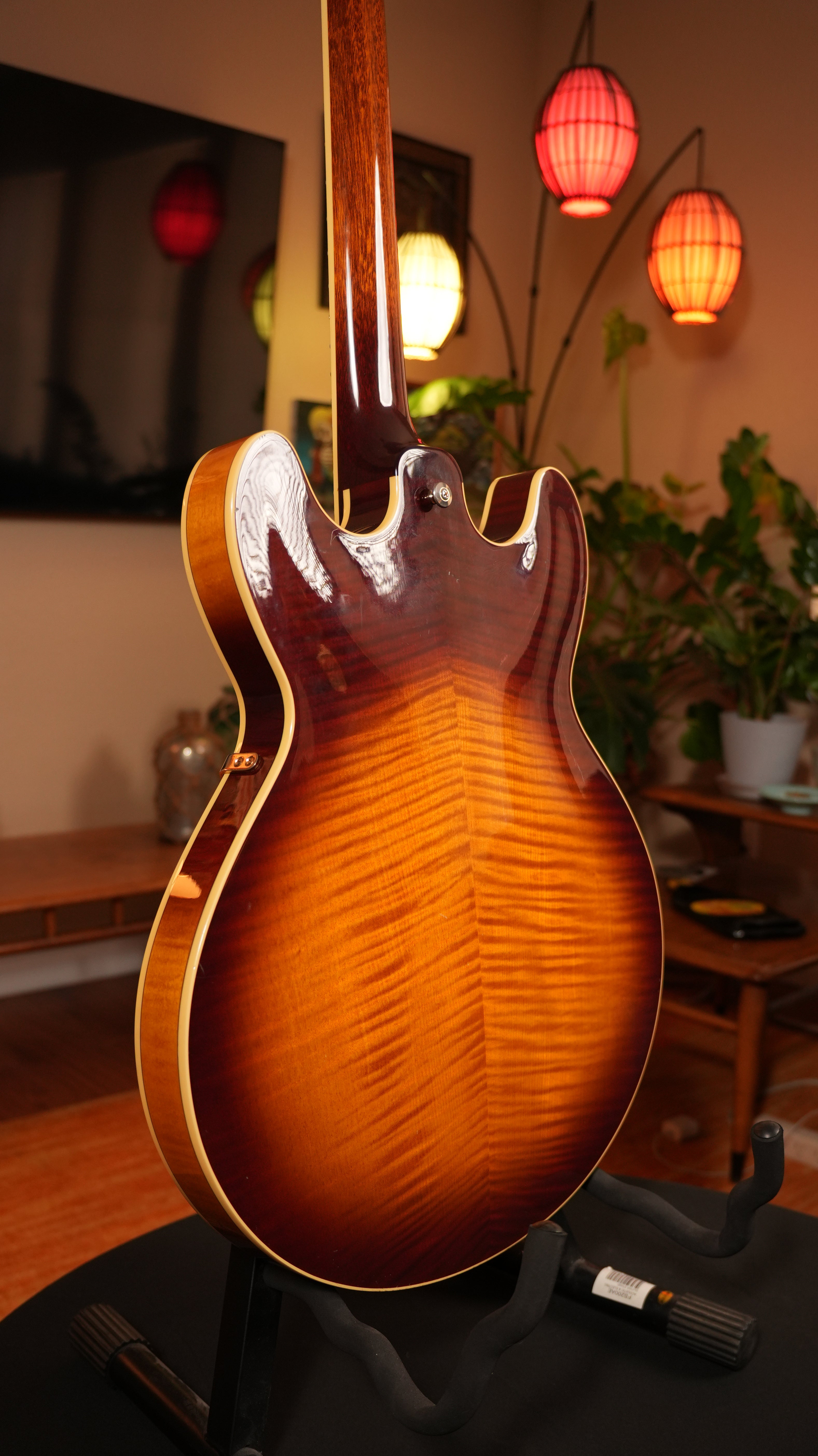 2014 Yamaha SA2200 Semi-Hollow MIJ – Brown Sunburst Flamed Maple w/ Gator Hardshell Case