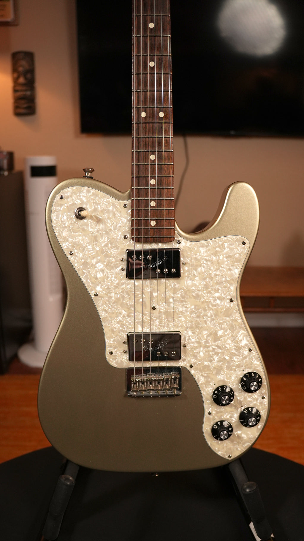 2017 Fender Limited Edition American Professional Telecaster Deluxe – Champagne w/ Solid Rosewood Neck, OHSC & COA