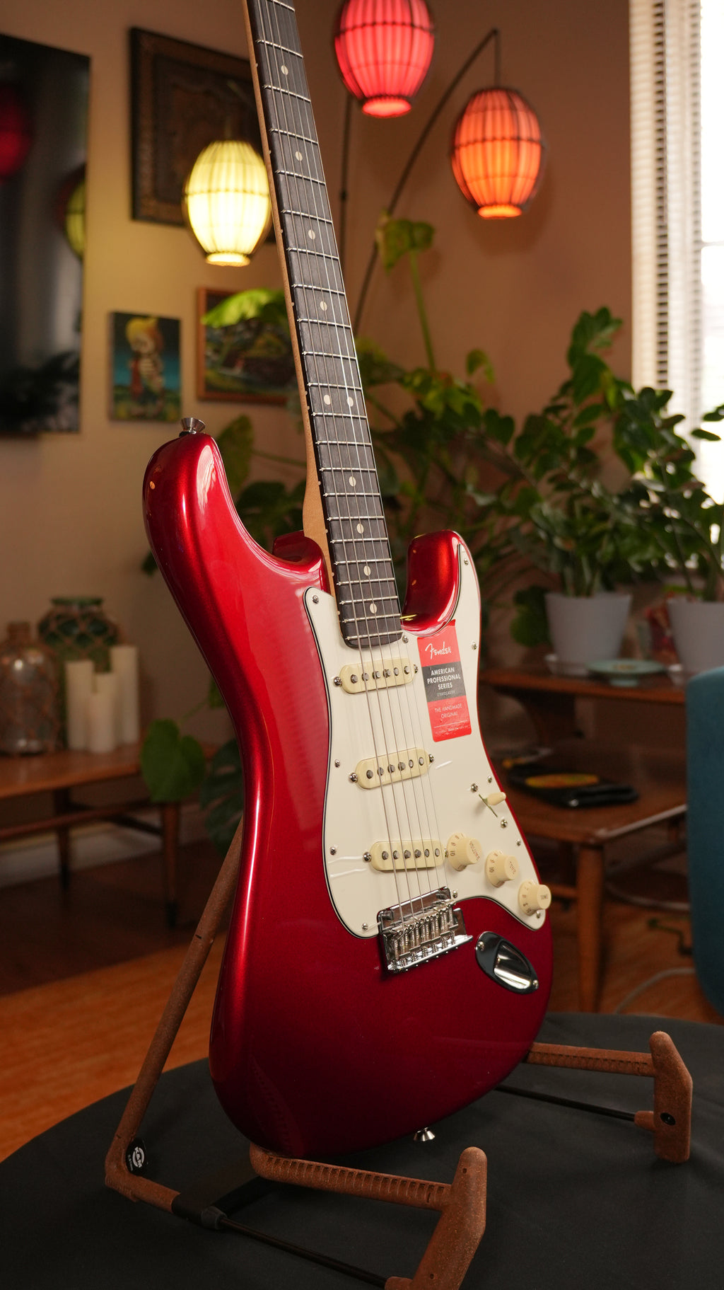 Fender American Professional Stratocaster 2017 – Candy Apple Red, OHSC & Case Candy (NOS Condition)