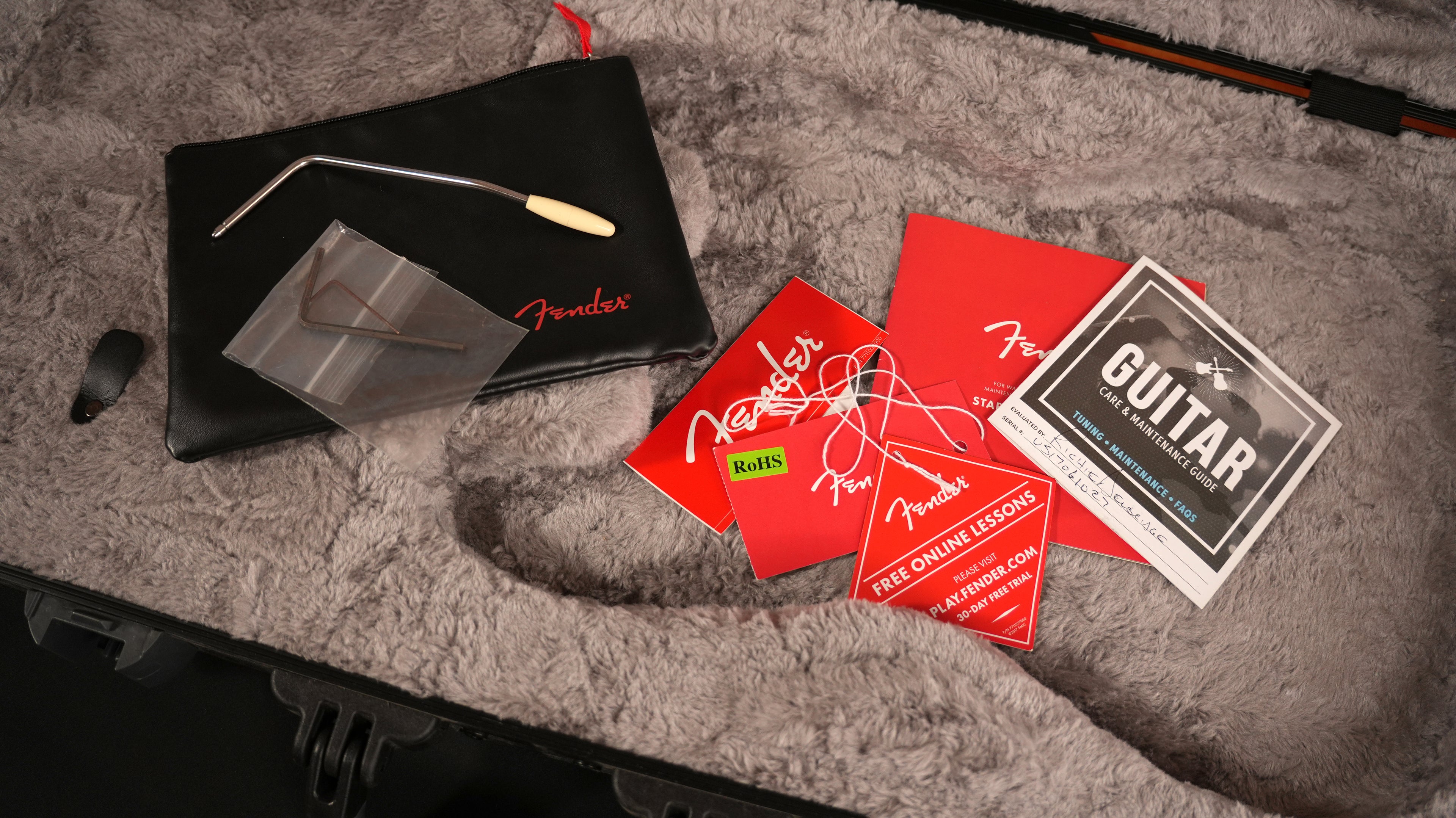 Fender American Professional Stratocaster 2017 – Candy Apple Red, OHSC & Case Candy (NOS Condition)