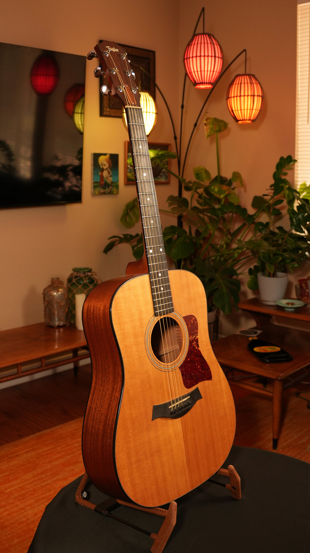 2004 Taylor 310 Dreadnought + OHSC (Made in USA)