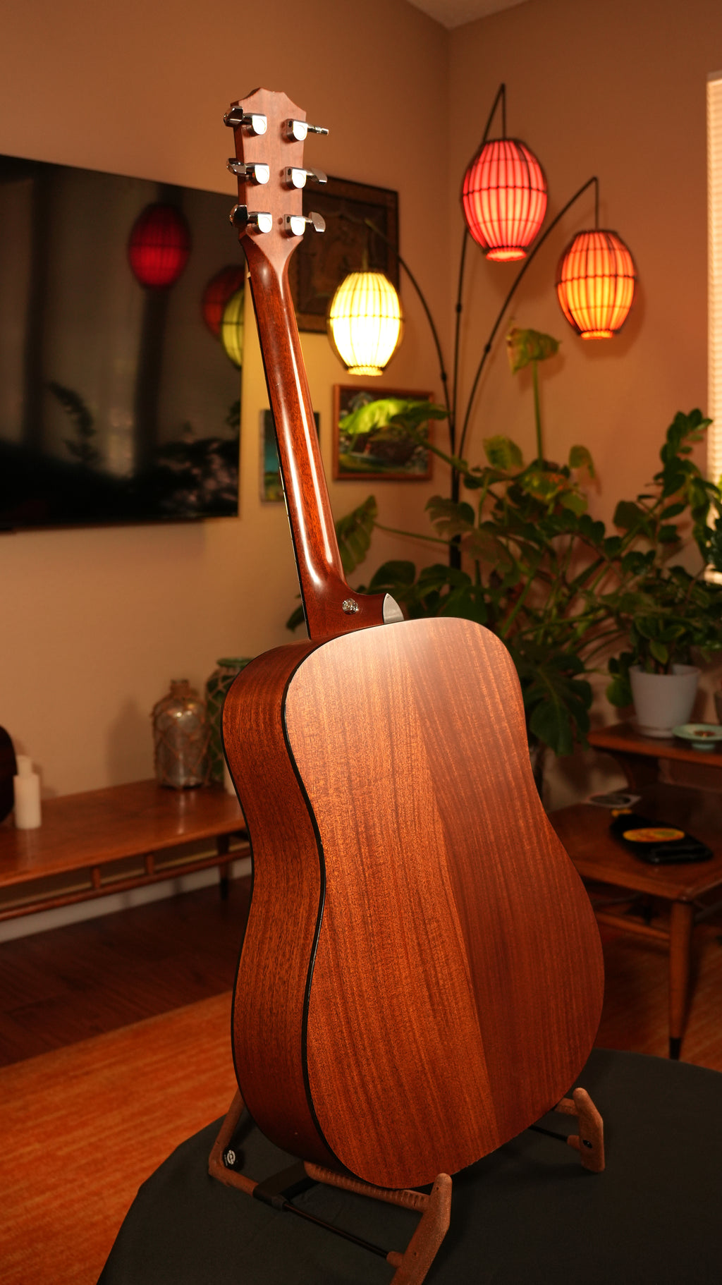 2004 Taylor 310 Dreadnought + OHSC (Made in USA)