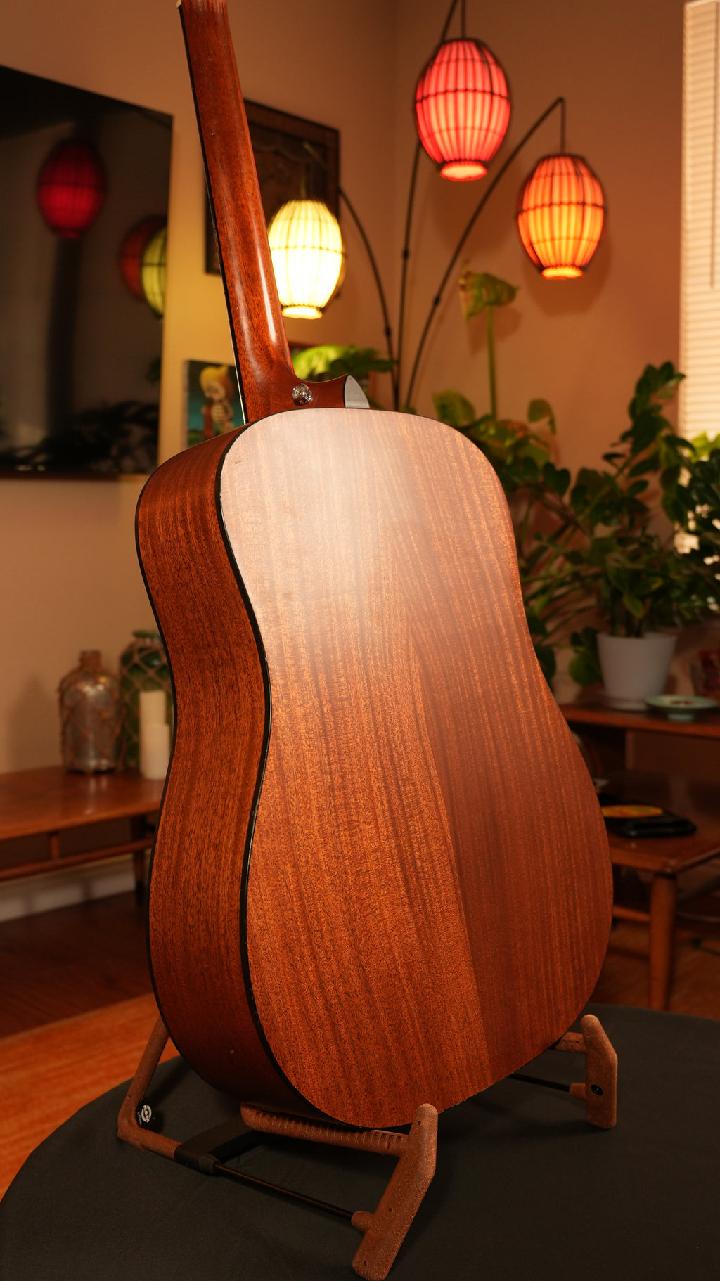 2004 Taylor 310 Dreadnought + OHSC (Made in USA)