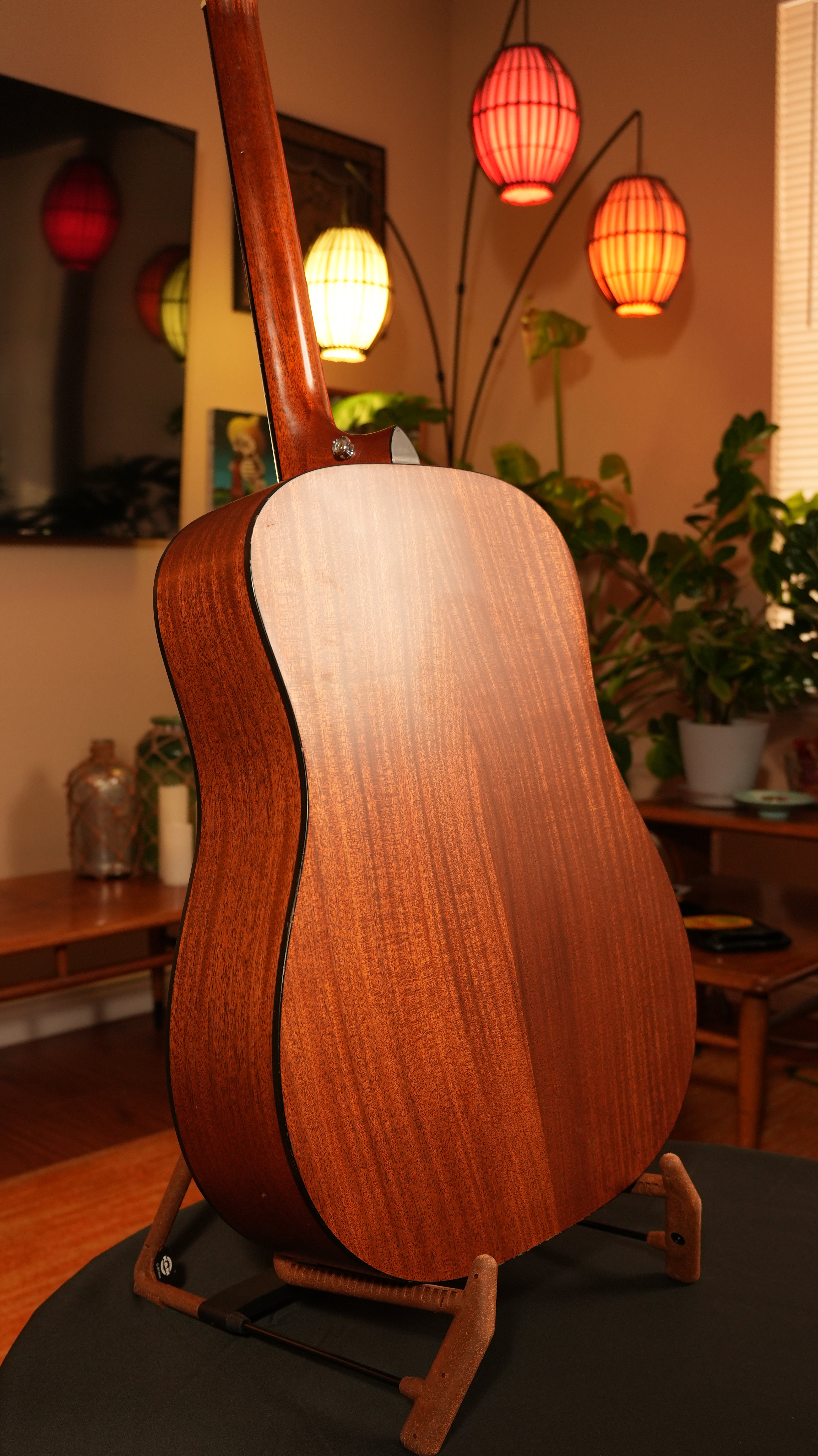 2004 Taylor 310 Dreadnought + OHSC (Made in USA)