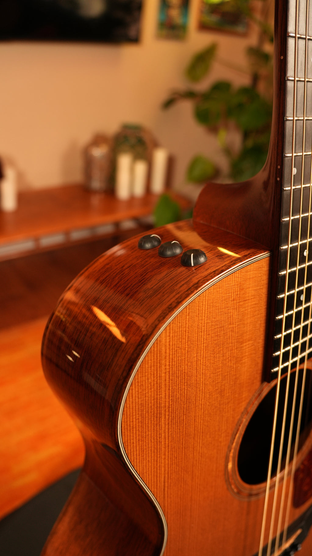 1996 Taylor 814ce Grand Auditorium – Natural Gloss w/ Solid Rosewood & OHSC