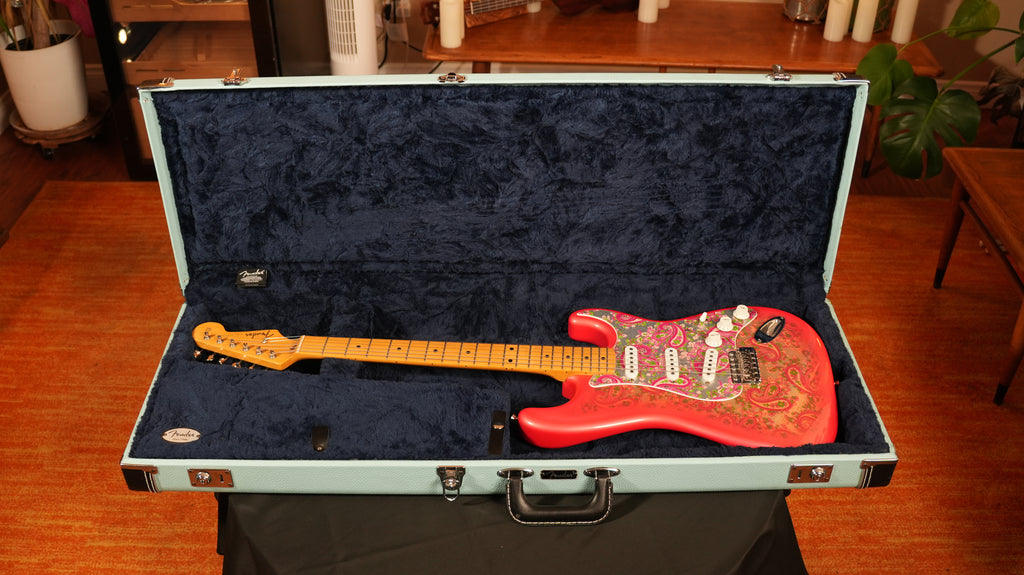 Fender CIJ Pink Paisley Stratocaster 2008 – Made in Japan (JDM) w/ Upgraded Fender Hardshell Case