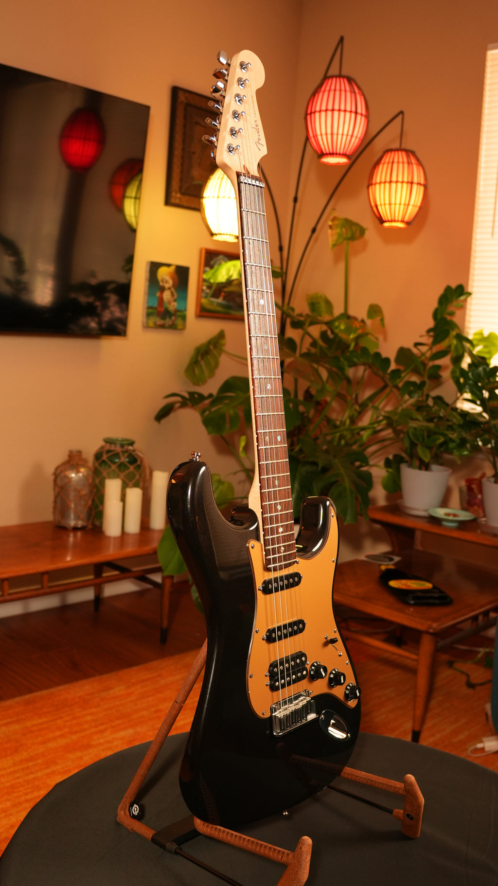 2008 Fender American Deluxe Stratocaster HSS – Montego Black w/ Gold Pickguard & OHSC
