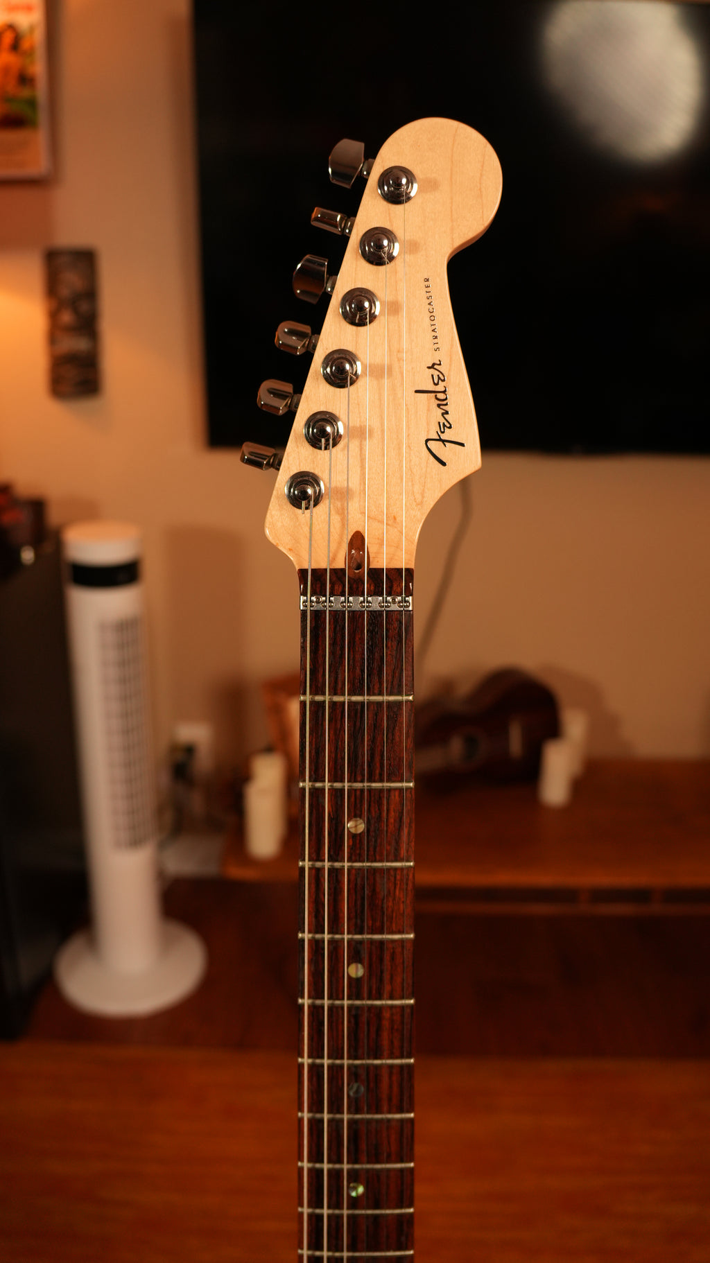 2008 Fender American Deluxe Stratocaster HSS – Montego Black w/ Gold Pickguard & OHSC
