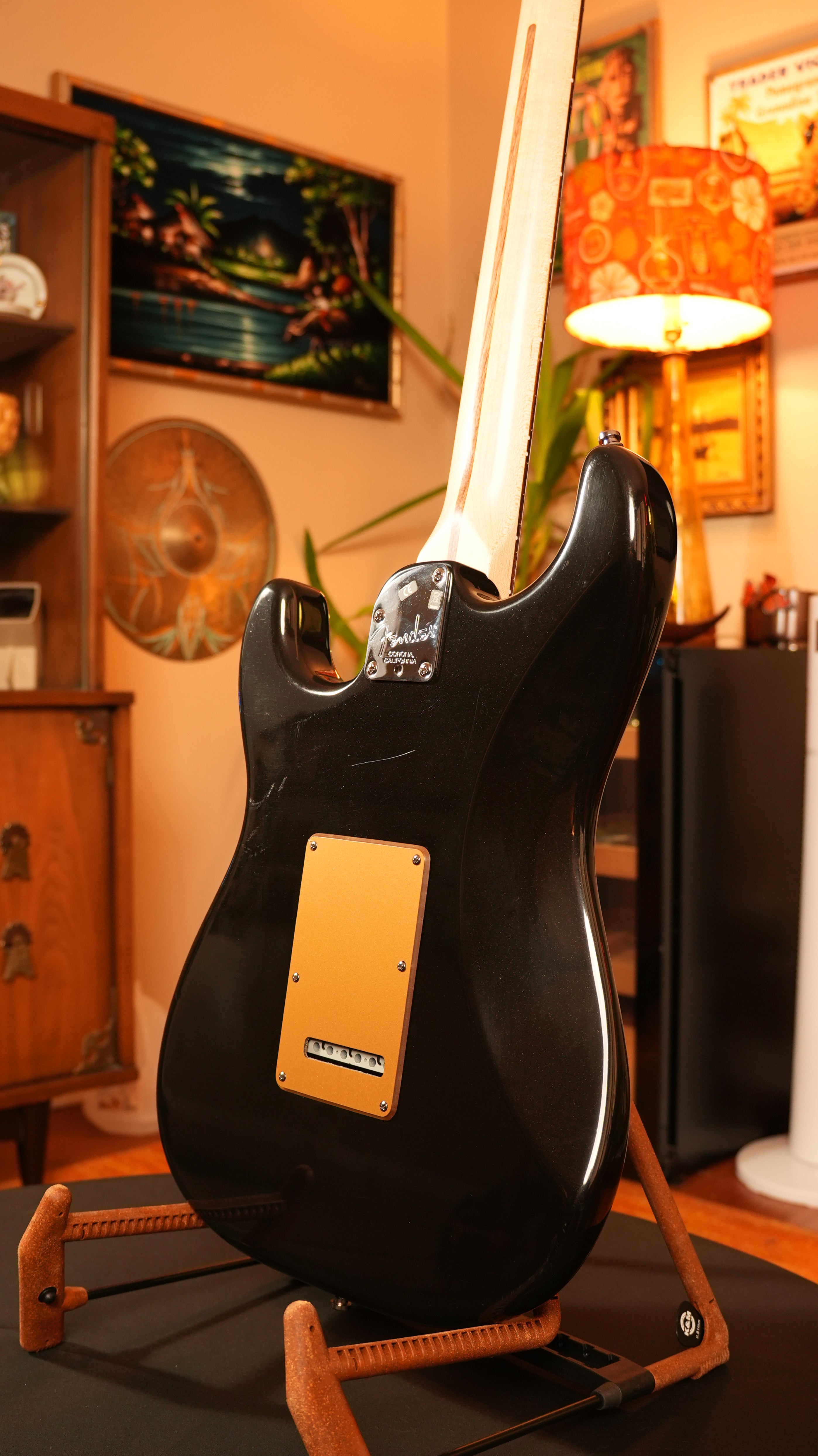 2008 Fender American Deluxe Stratocaster HSS – Montego Black w/ Gold Pickguard & OHSC