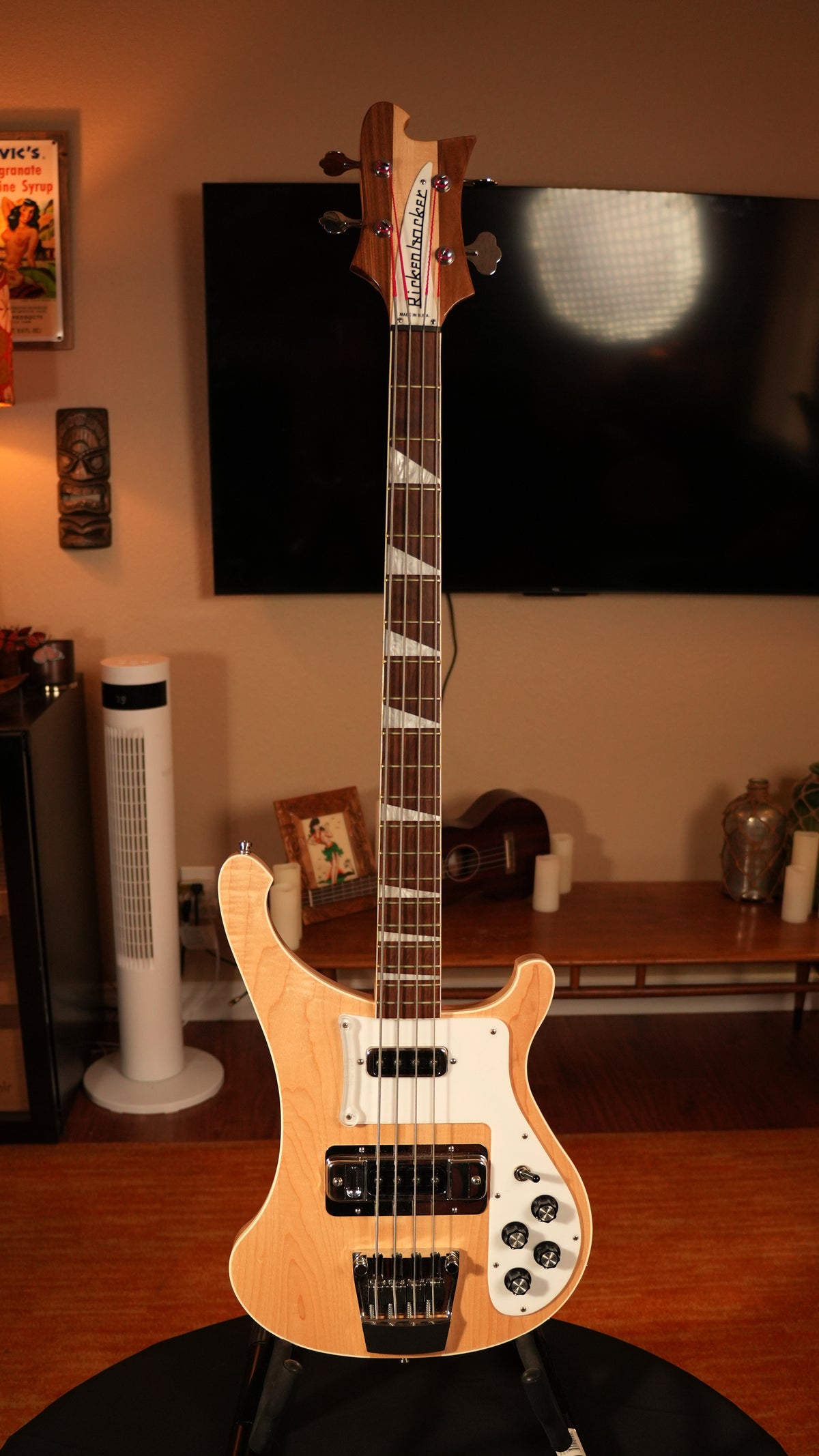 Rickenbacker 4003 2022 – Mapleglo (9.5 lbs) w/ V2 Bridge