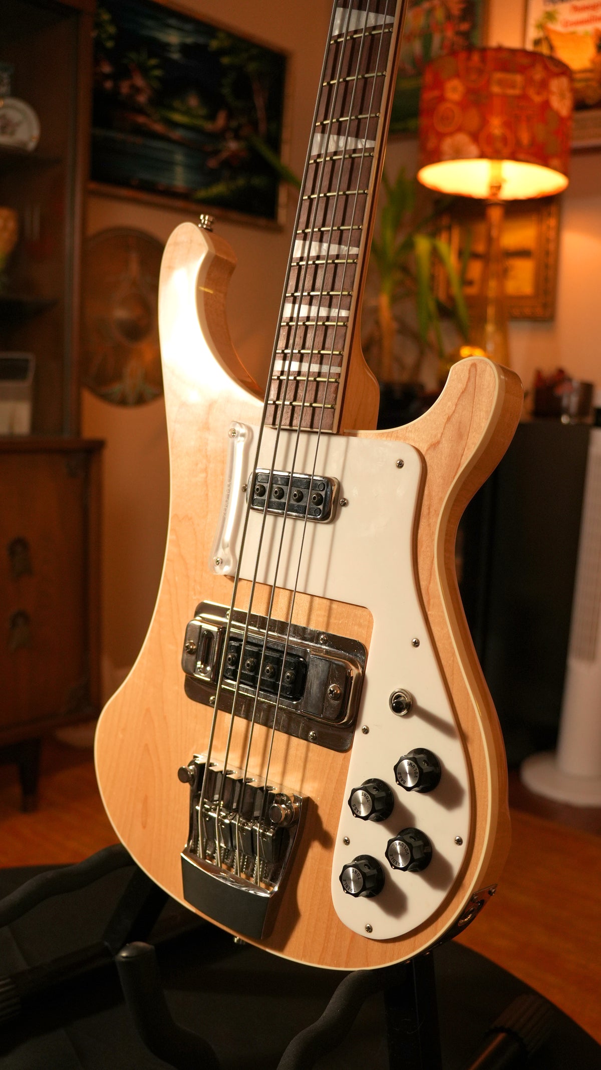 Rickenbacker 4003 2022 – Mapleglo (9.5 lbs) w/ V2 Bridge