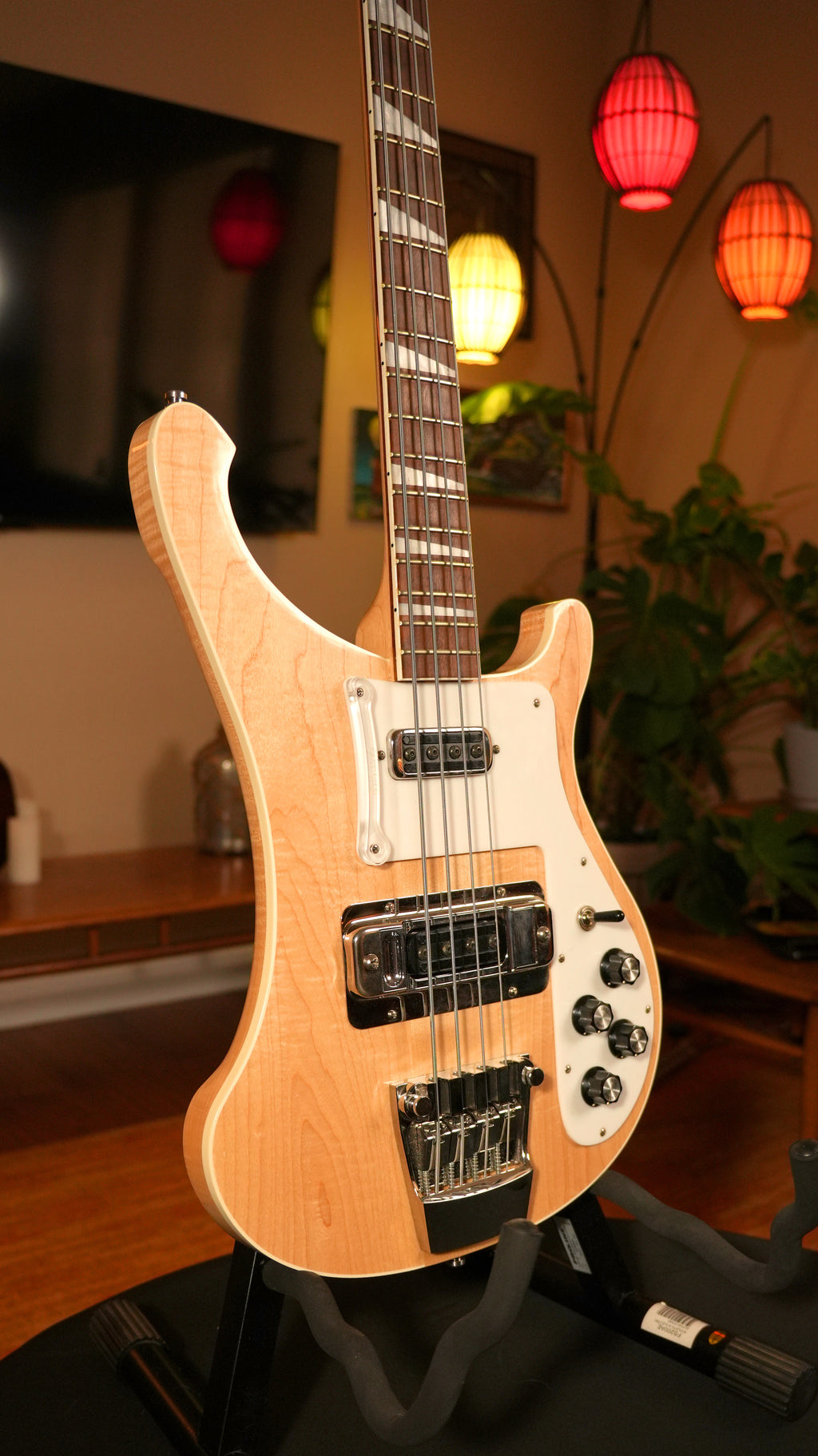 Rickenbacker 4003 2022 – Mapleglo (9.5 lbs) w/ V2 Bridge