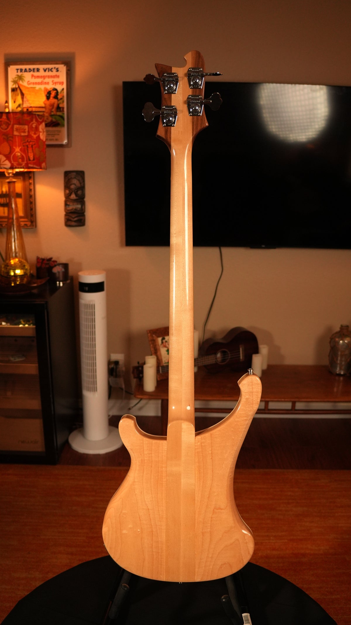 Rickenbacker 4003 2022 – Mapleglo (9.5 lbs) w/ V2 Bridge