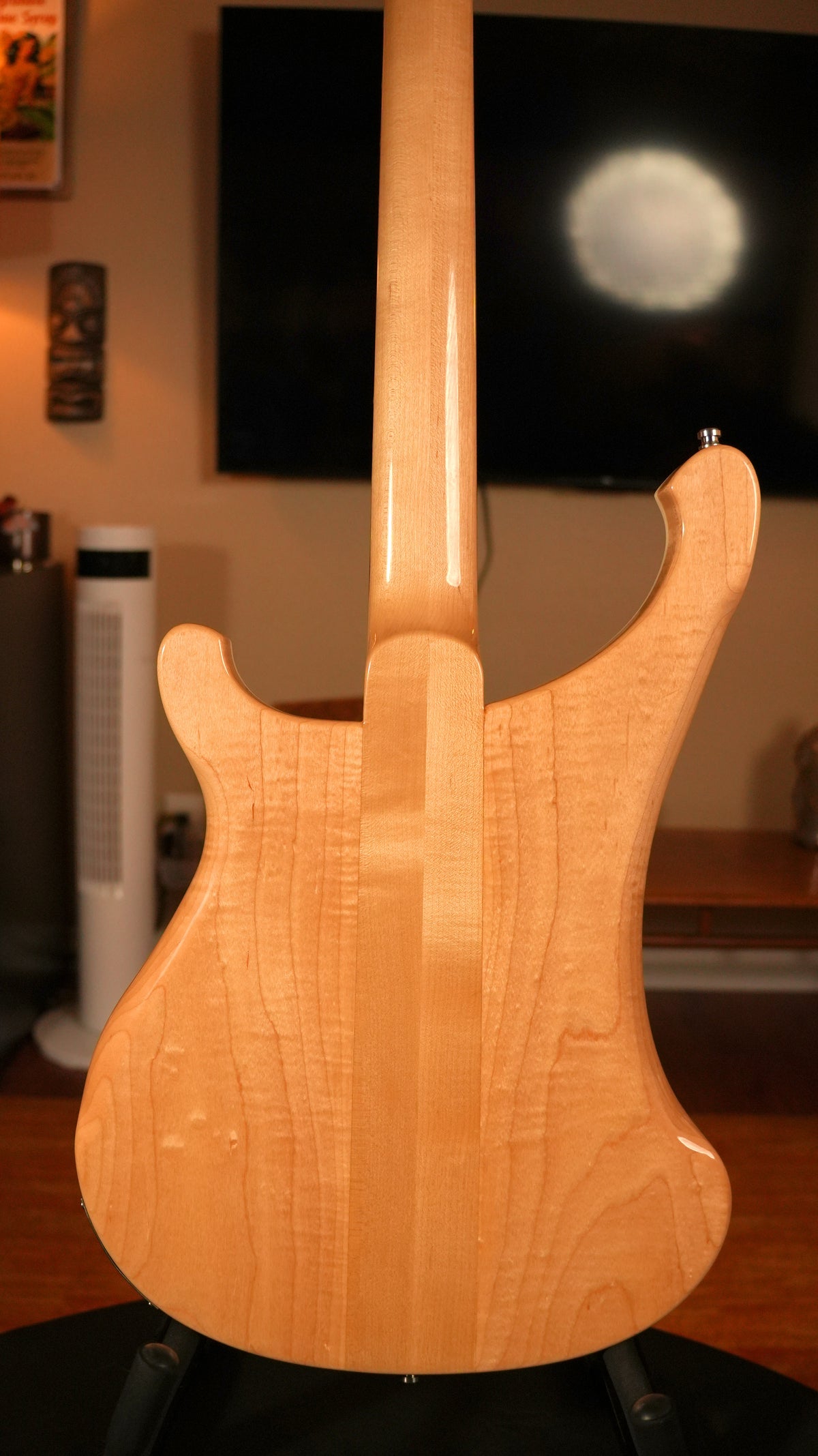 Rickenbacker 4003 2022 – Mapleglo (9.5 lbs) w/ V2 Bridge